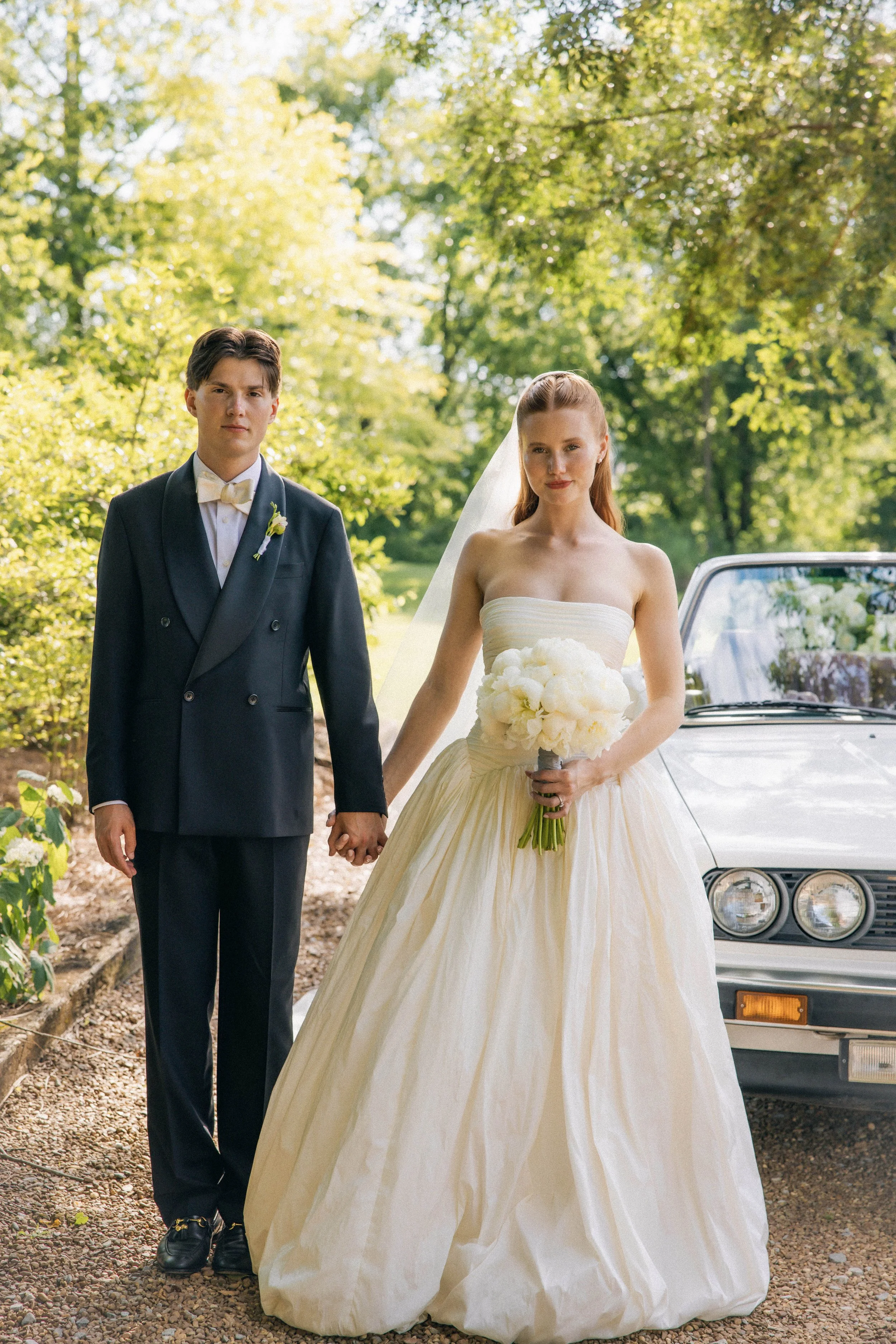 Garden Summer Wedding in Nashville, Tennessee Sneak Peeks - Ireland &amp; Ethan