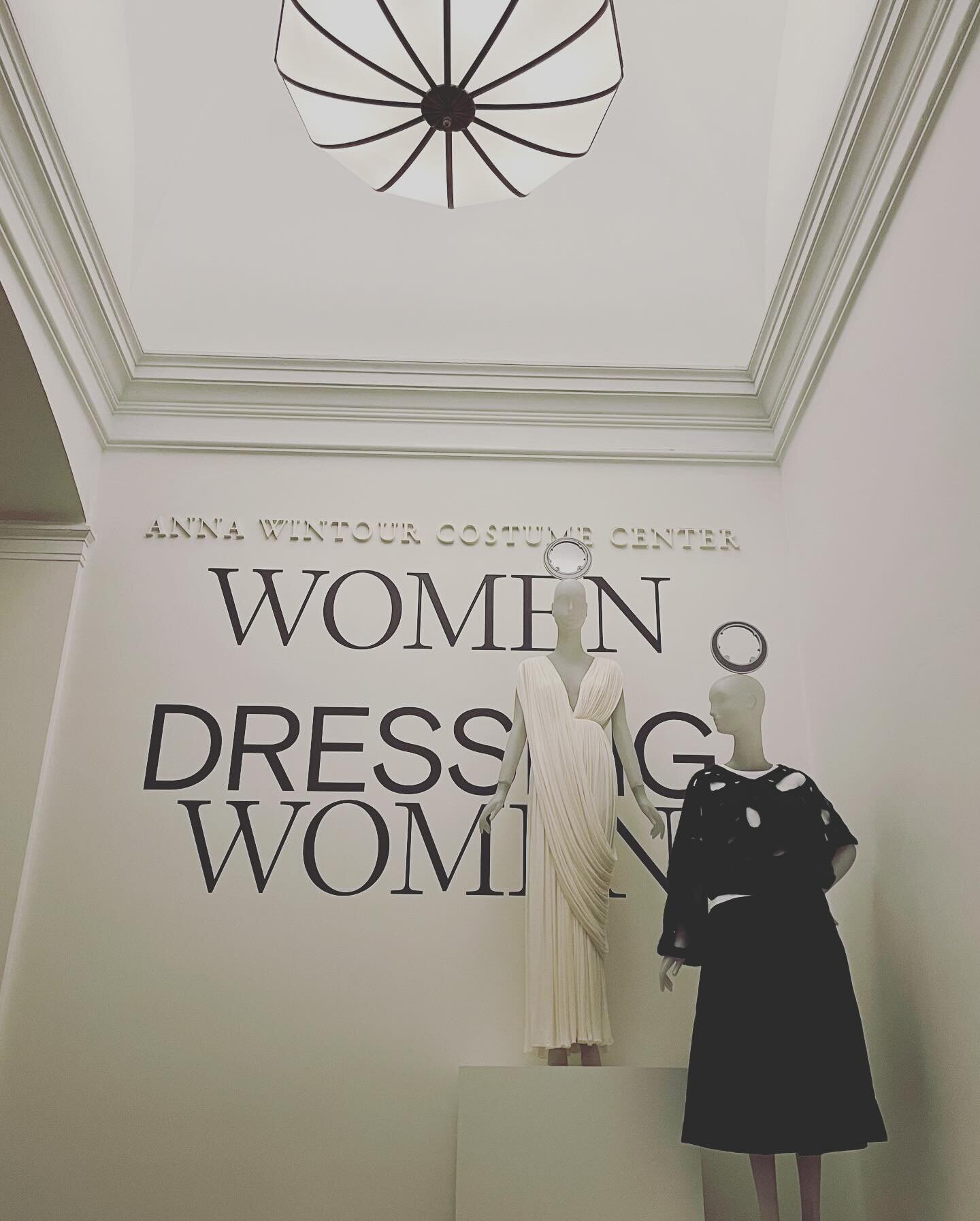 Women Dressing Women at The Met was so inspiring to see. Definitely felt all the generations of female energy in the room 💜 #fashion #futureisfemale #themetmuseum #womendressingwomen