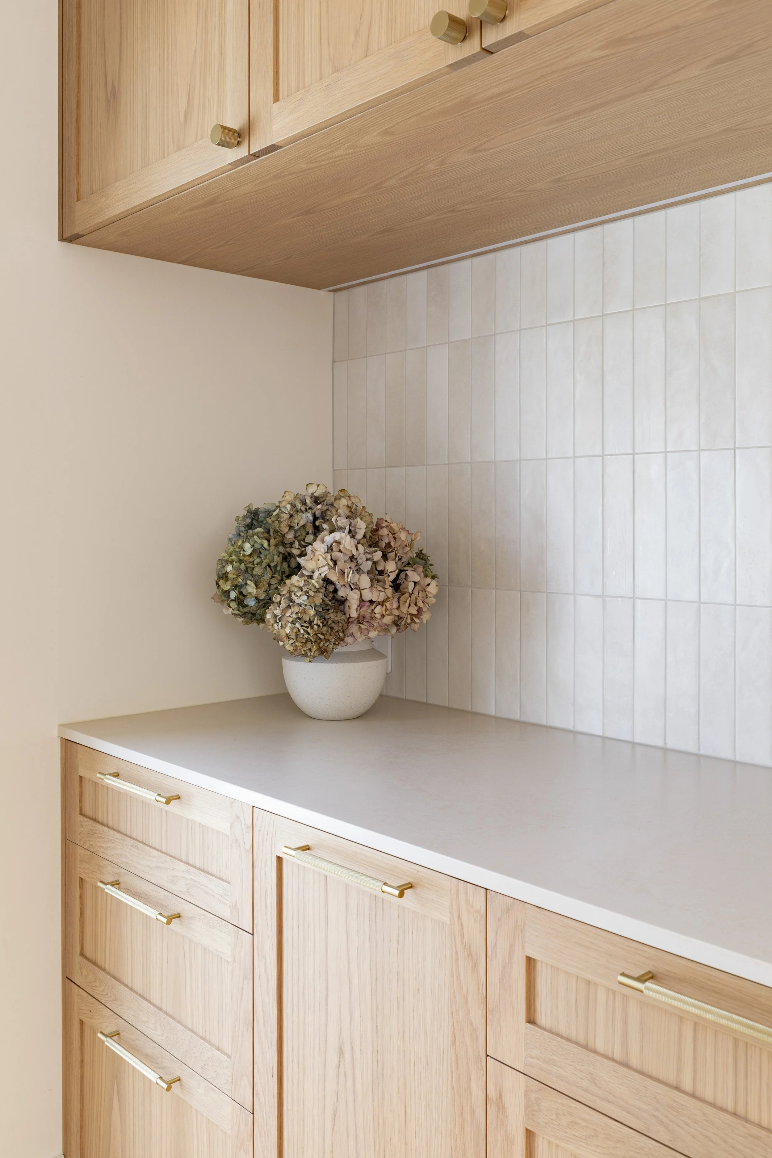 Reveal / Coastal cool kitchen — Shelley Ferguson Studio | Interior Designer