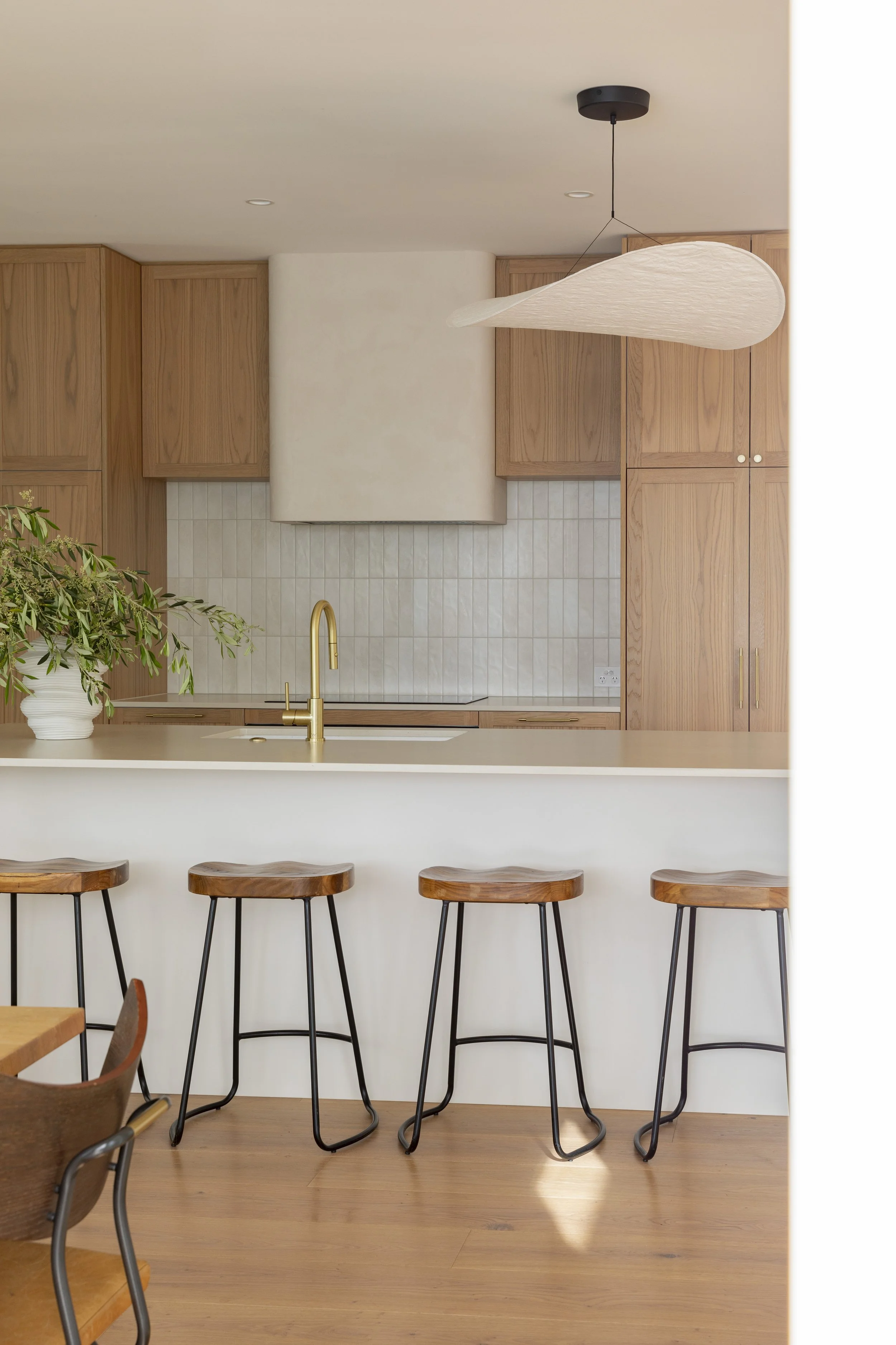 Reveal / Coastal cool kitchen — Shelley Ferguson Studio | Interior Designer