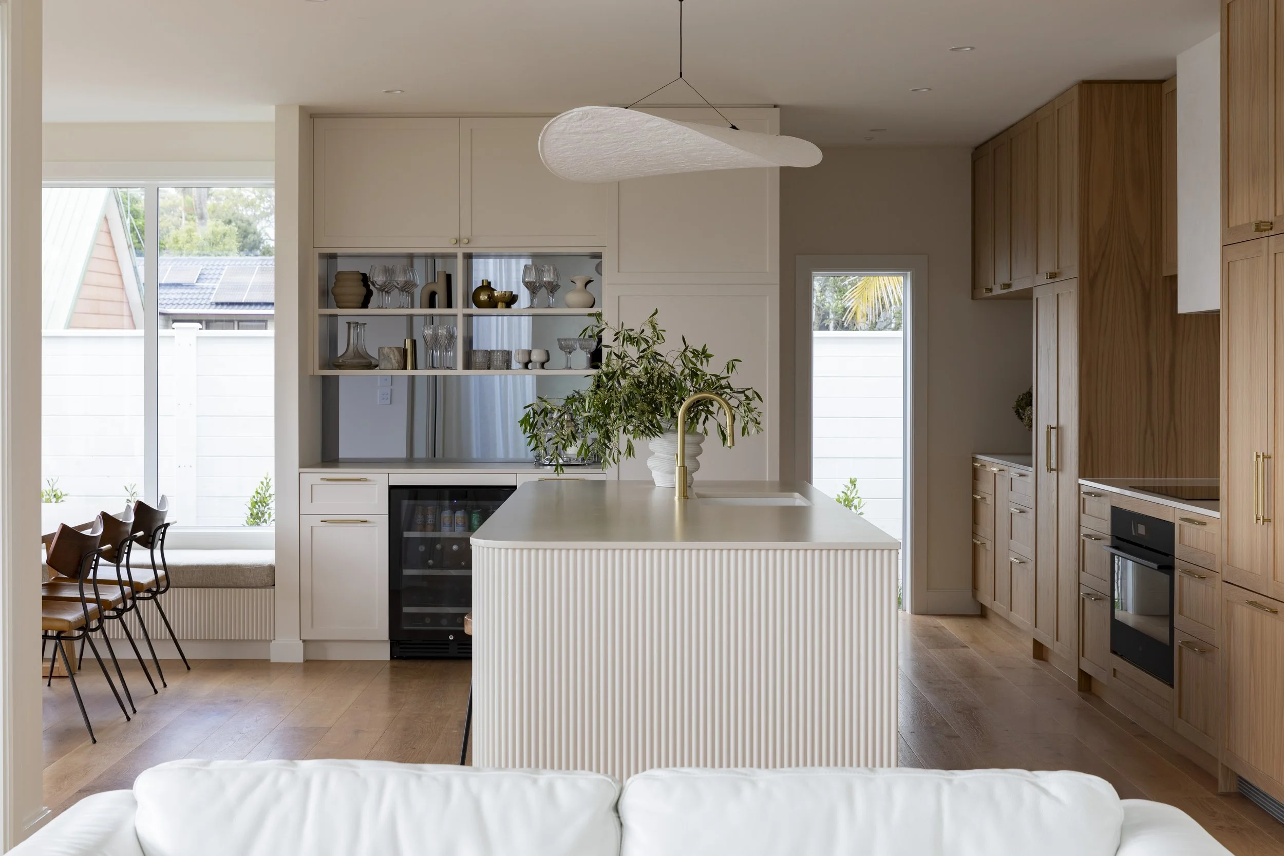 Reveal / Coastal cool kitchen — Shelley Ferguson Studio | Interior Designer