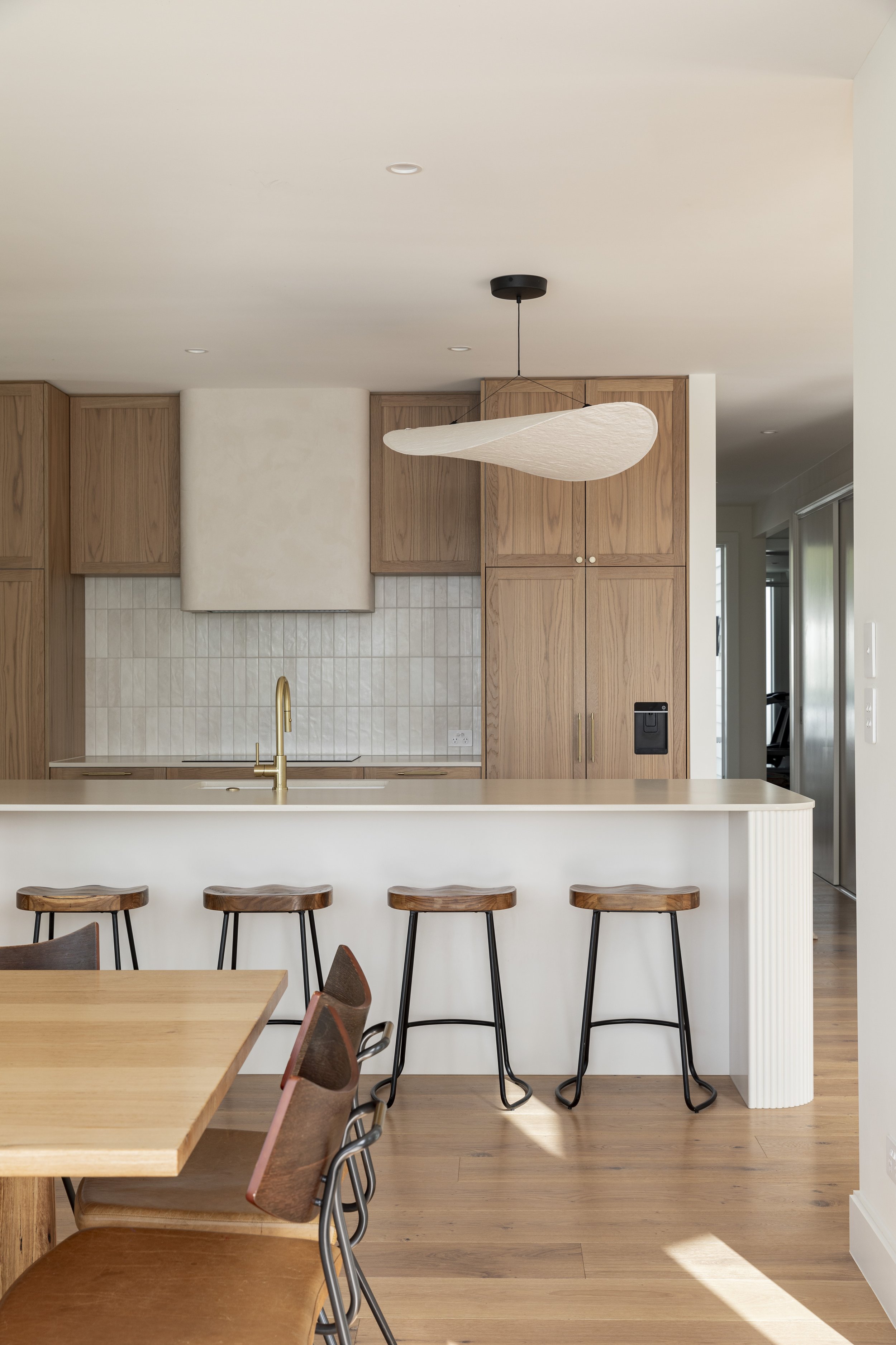 Reveal / Coastal cool kitchen — Shelley Ferguson Studio | Interior Designer