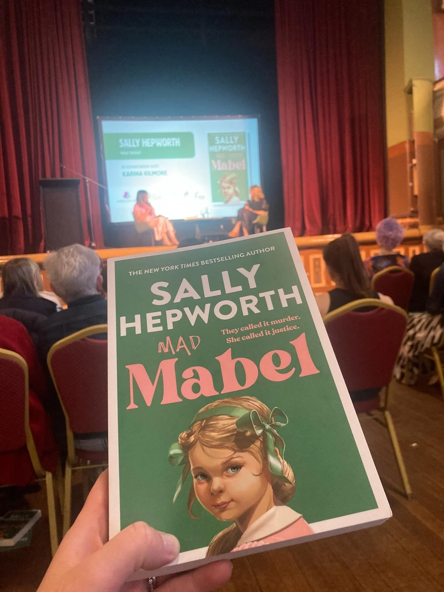 Adventures earlier in the week to hear the updates on Mark and Lorraine sharing a room with @sallyhepworth. Oh and also to hear about Mad Mabel, a heartwarming story about murder. 
@fairfieldbooks #books #aussieauthor #sallyhepworth #write #read #lo