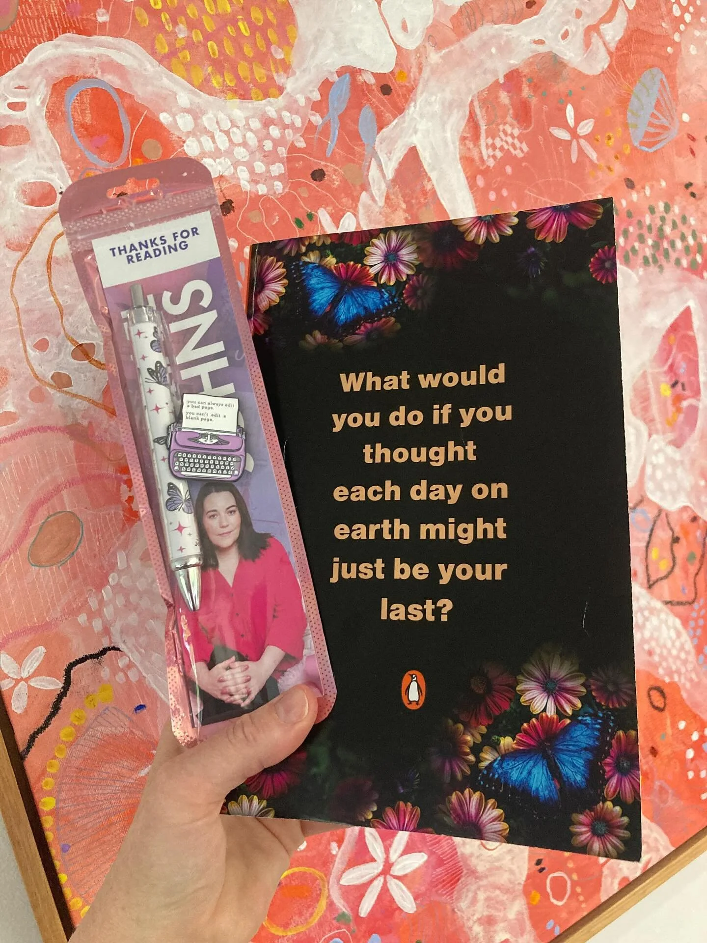 🦋💫 THE LUCKY SISTERS BOOK EVENT 💫 🦋 

New author goals! Get myself some merch!!!! 
This typewriter pin is adorable! 

Loved meeting and chatting to @rachaeljohnsisanauthor at @kingston.libraries Cheltenham library night. Thanks to Hannah and the 