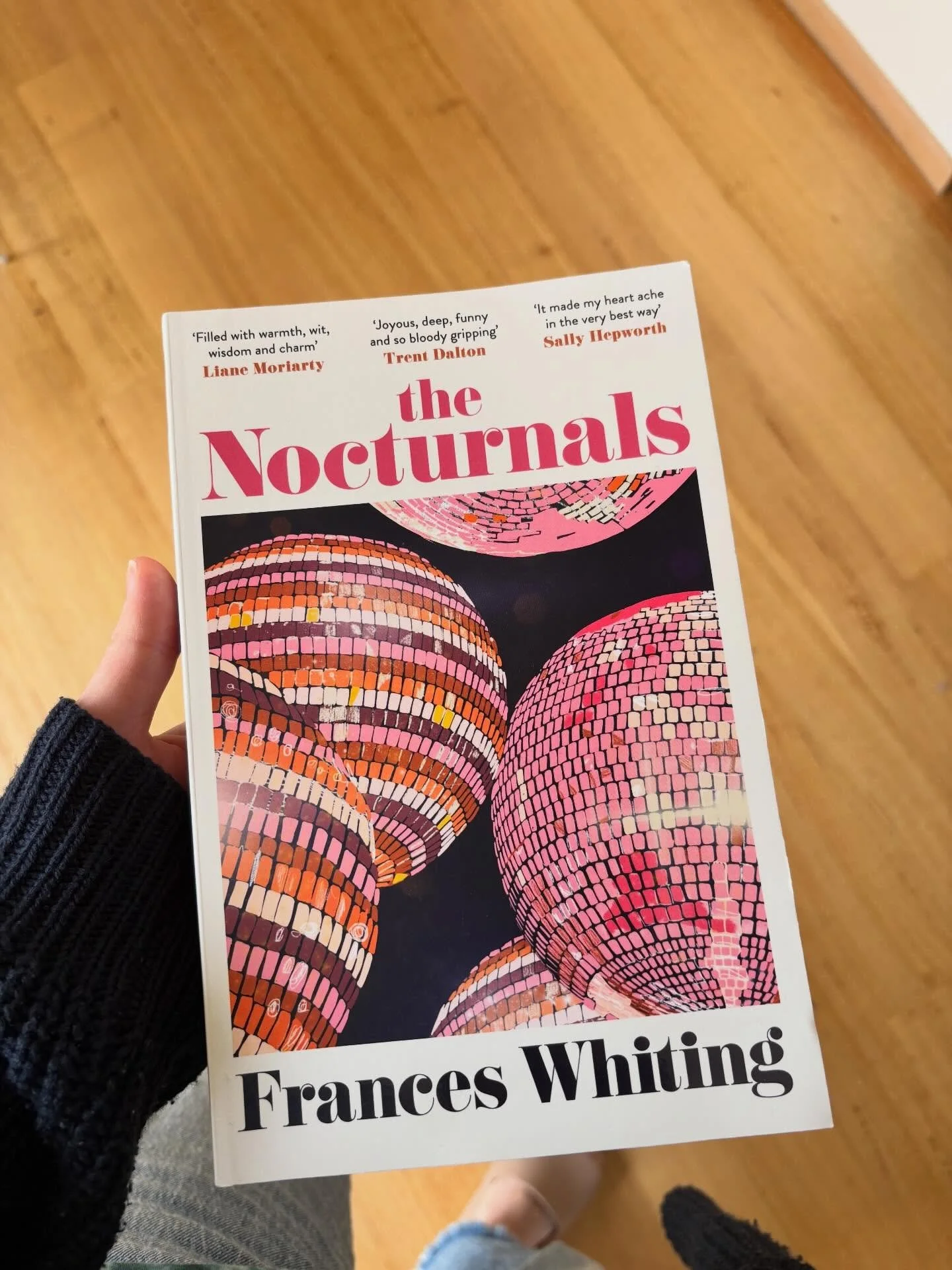 A FULL HOUSE at @theleafbookshop last night for @frankywhiting and @sallyhepworth. 

I took the minivan 🚐 with the bookclub crew plus @atprewett (the author of The Picasso Ransom- and don&rsquo;t think I wasn&rsquo;t telling everyone about it) over 