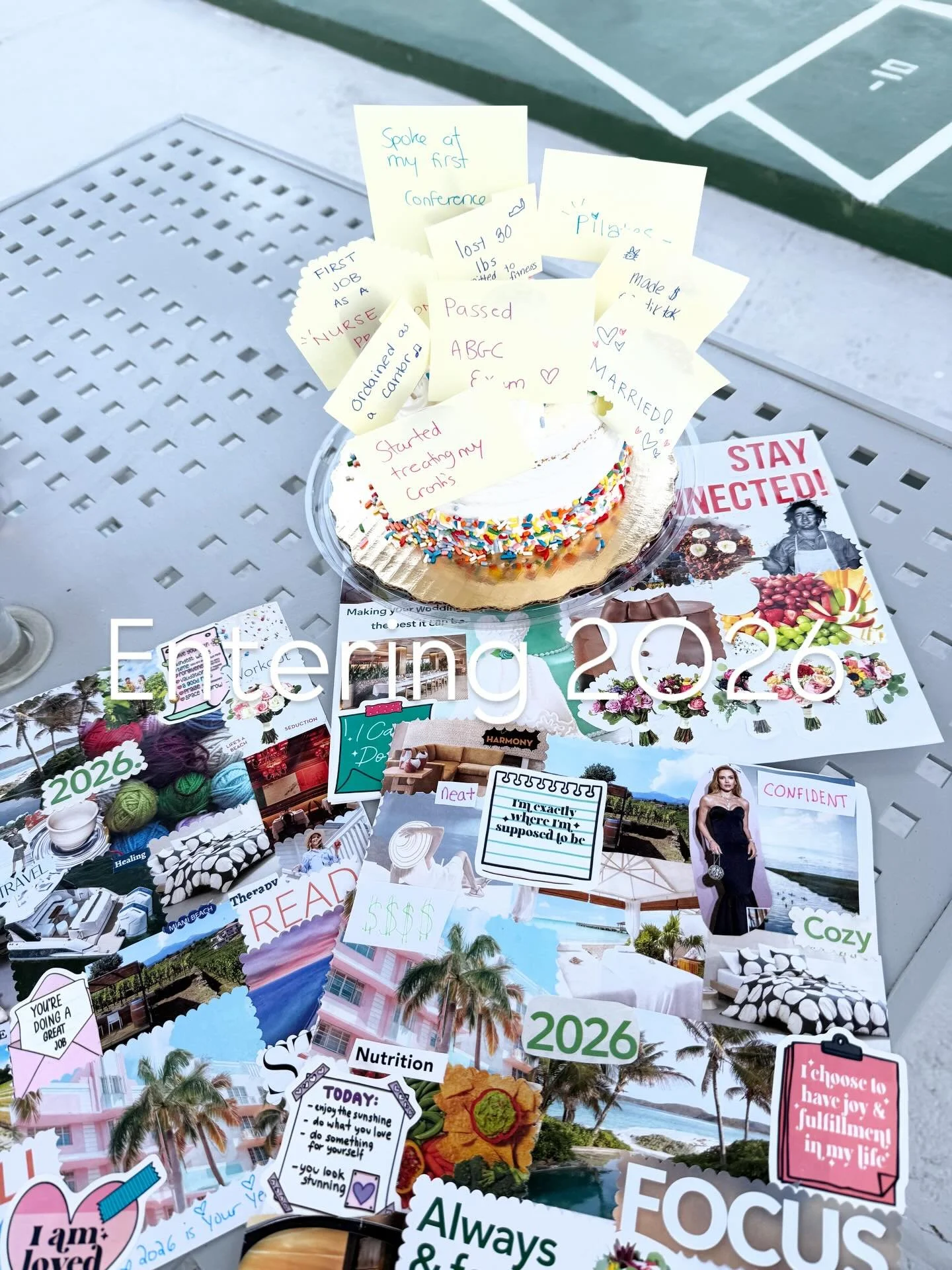 Nothing like a new year for reflecting on accomplishments and setting new goals ✨

I spent New Year&rsquo;s Day creating a ~accomplishment cake~ and vision boarding with my friends! 

What&rsquo;s one thing you accomplished in 2025 and something you 