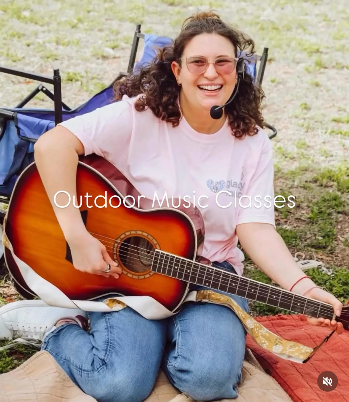 I looove an outdoor music class for kids!! 

Perfect for birthday parties, school events, and community social events like this picture from @babytrails