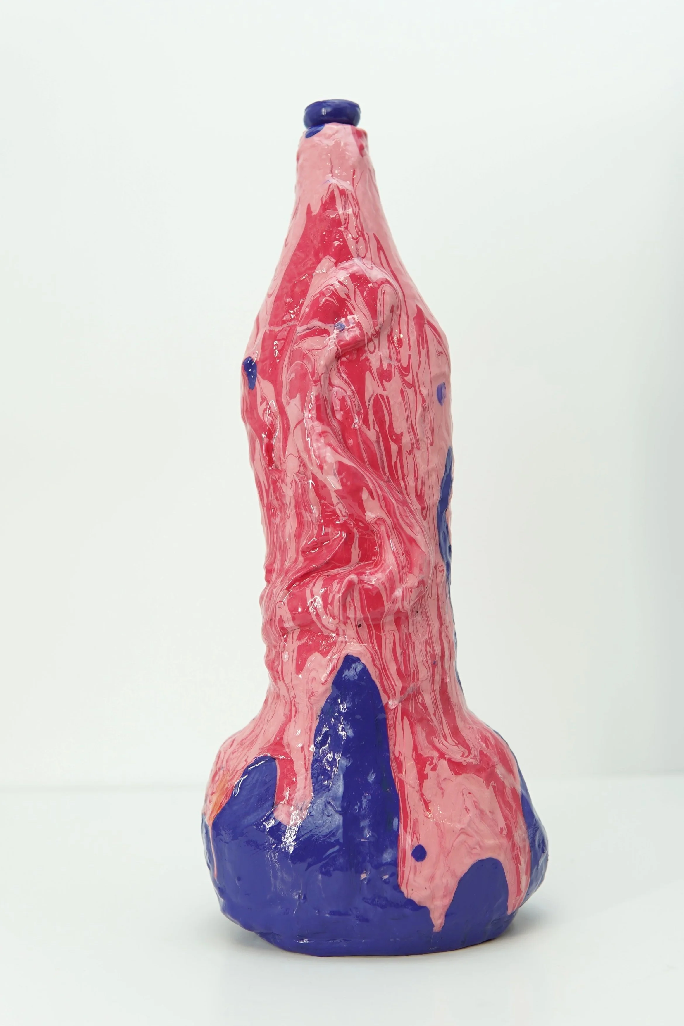 In Ash Banquet, artist Sophia Huang creates abstract resin and clay foam vessels containing the ashes of burned letters to past lovers and former selves, transforming grief into a ritual of containment, closure, and release.