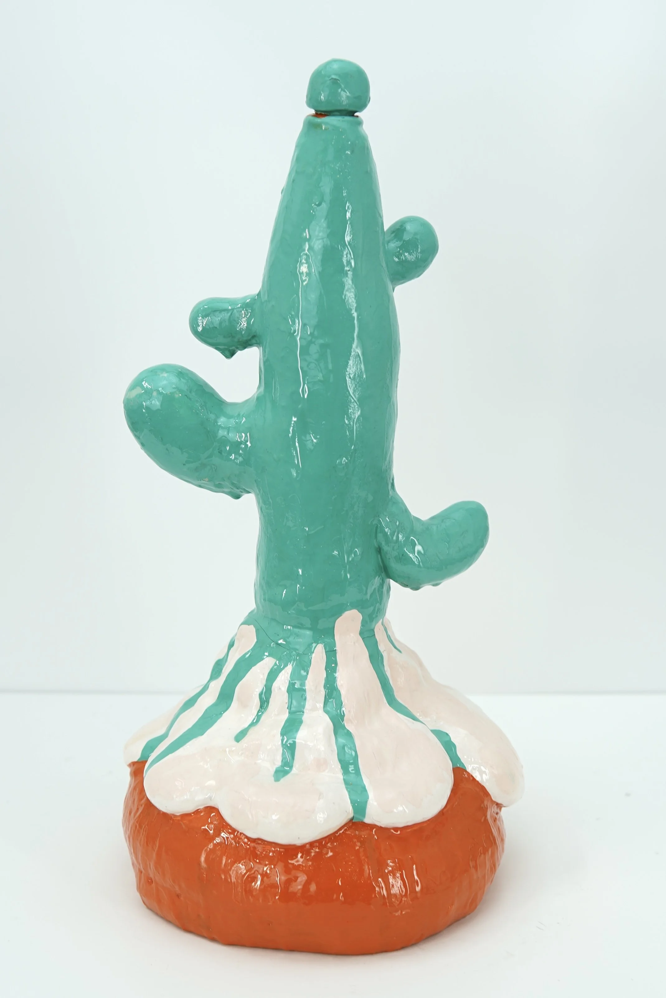 In Ash Banquet, artist Sophia Huang creates abstract resin and clay foam vessels containing the ashes of burned letters to past lovers and former selves, transforming grief into a ritual of containment, closure, and release.