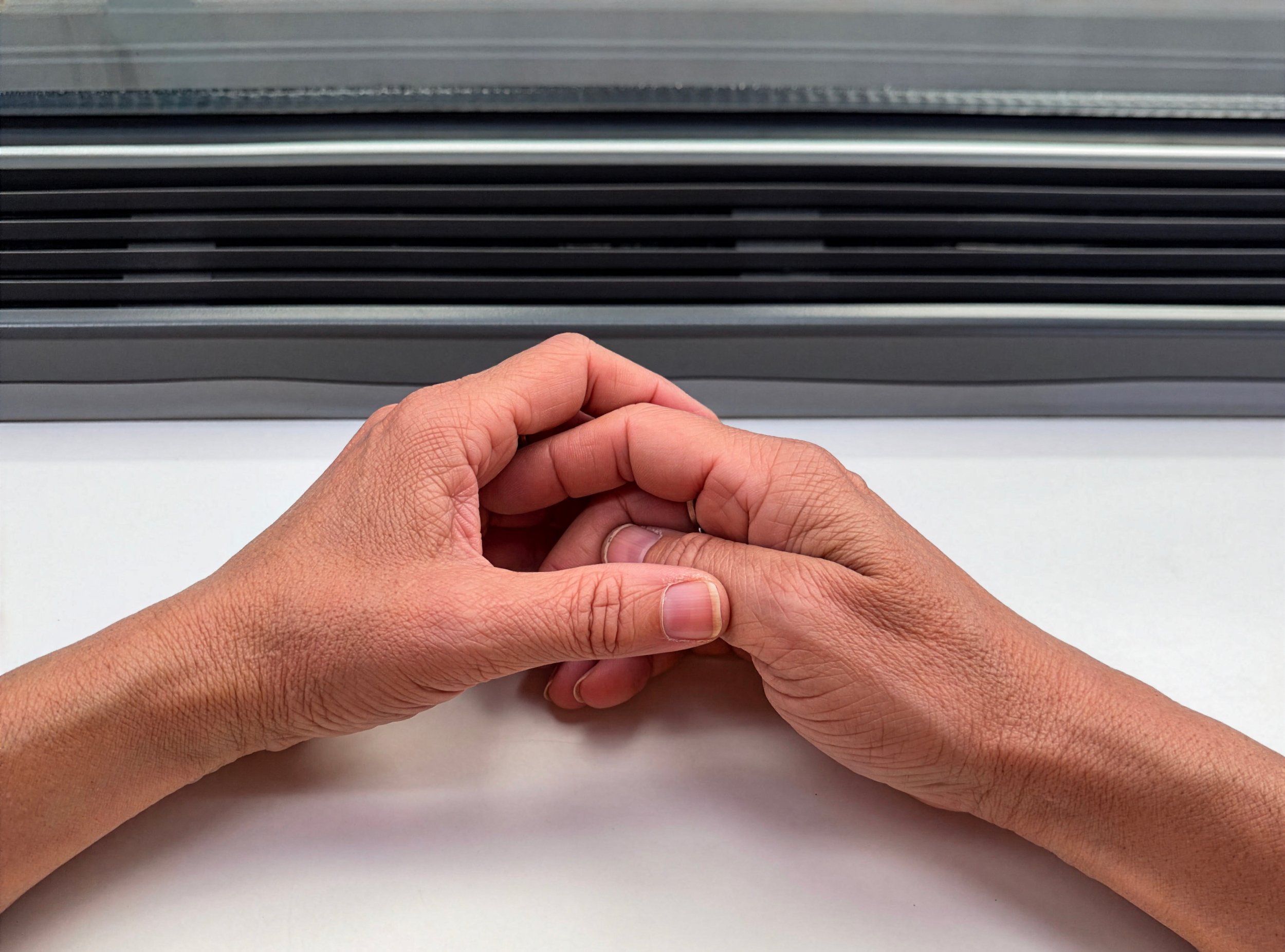 Hands_2208LRup.jpg