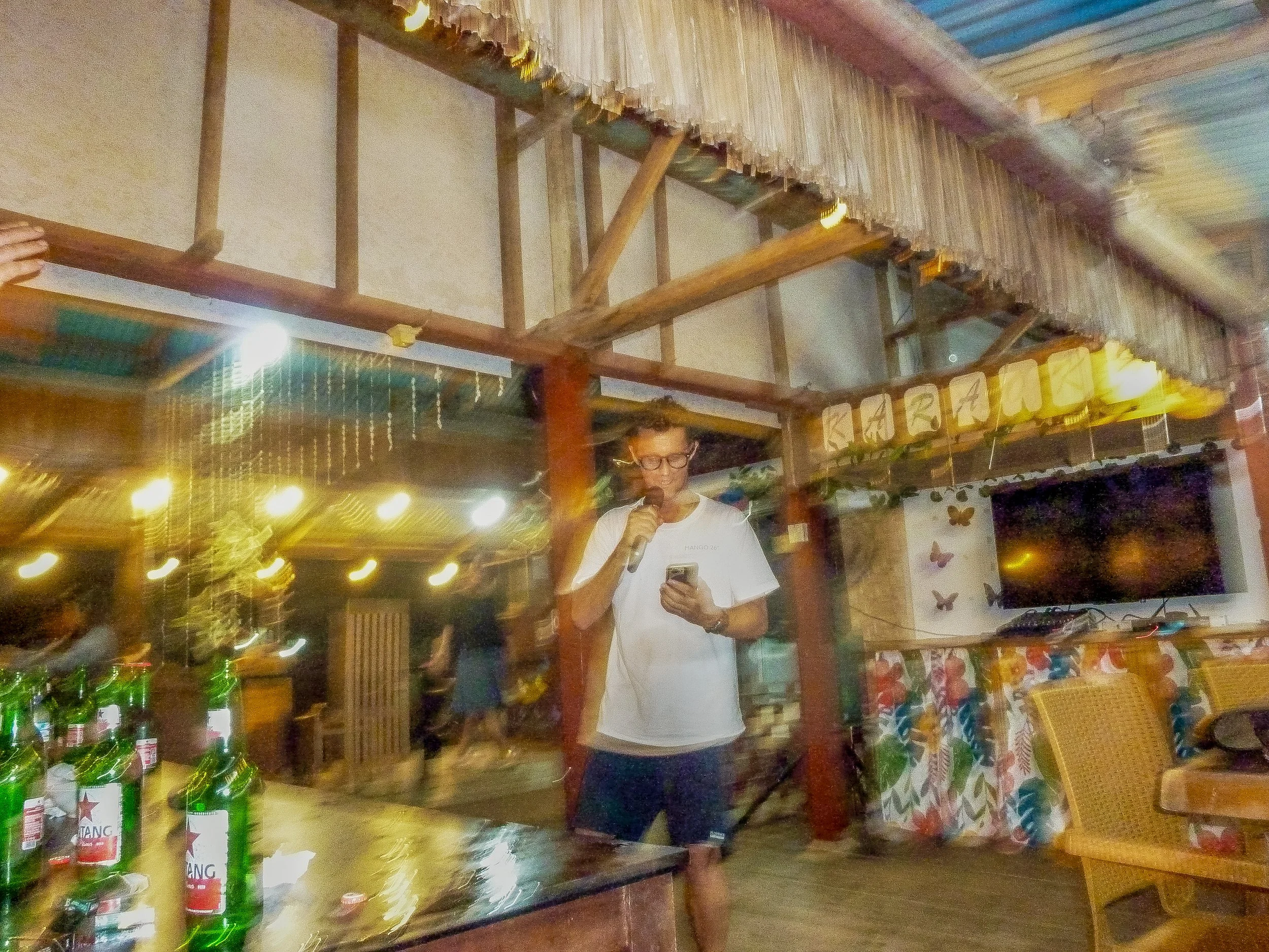  Cam brings the crowd back 