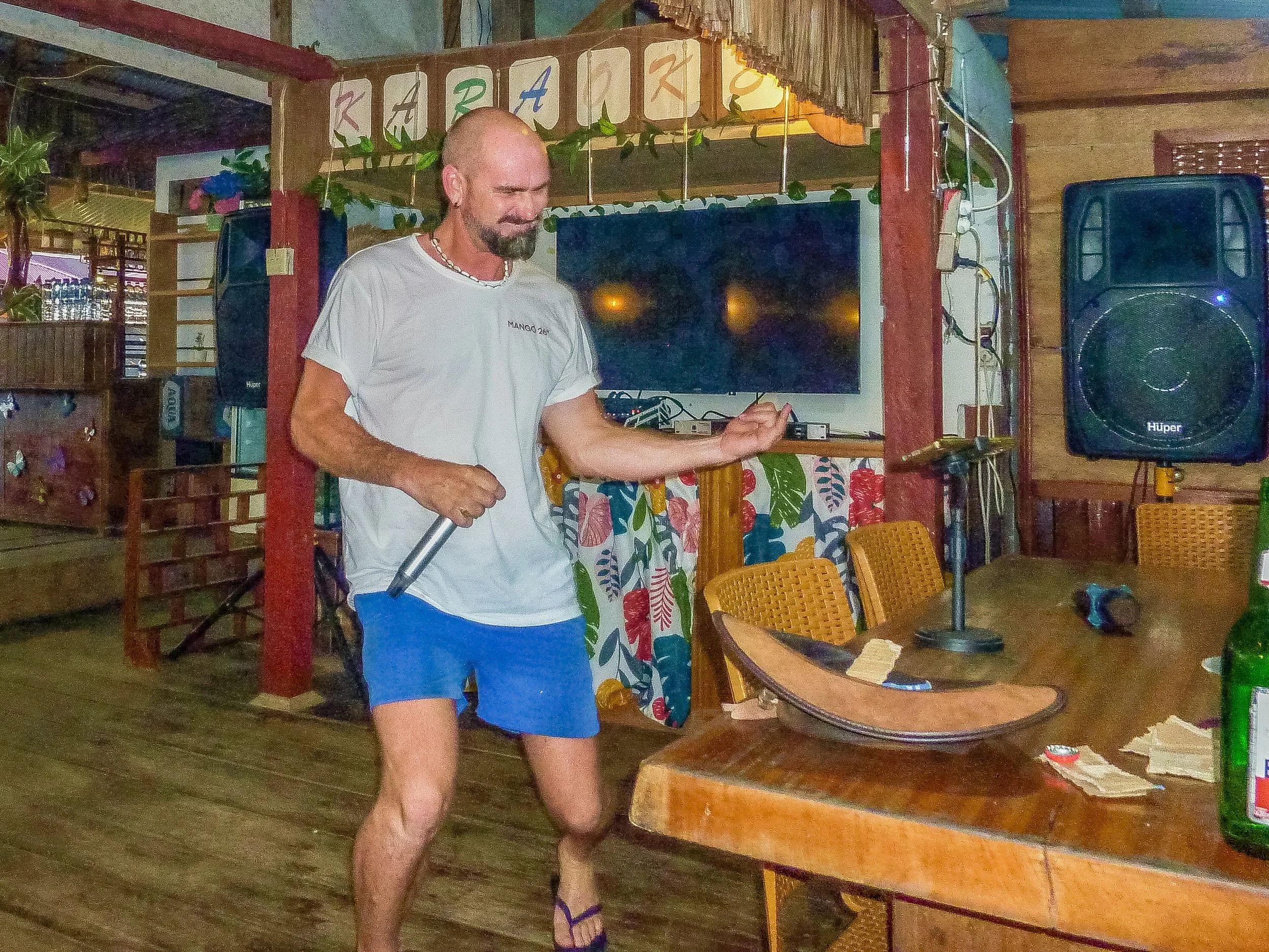  Robo bringing the house down 