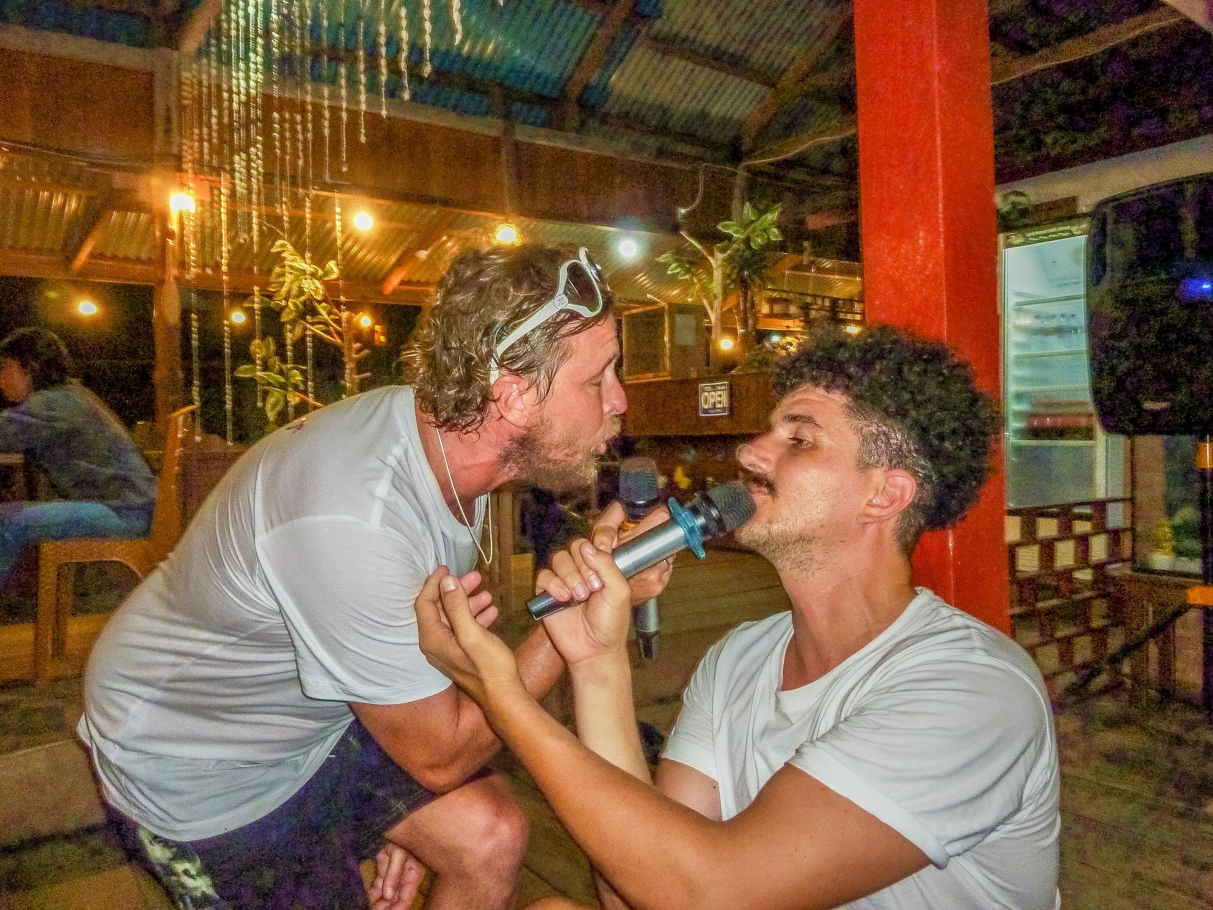  Romance still exists 