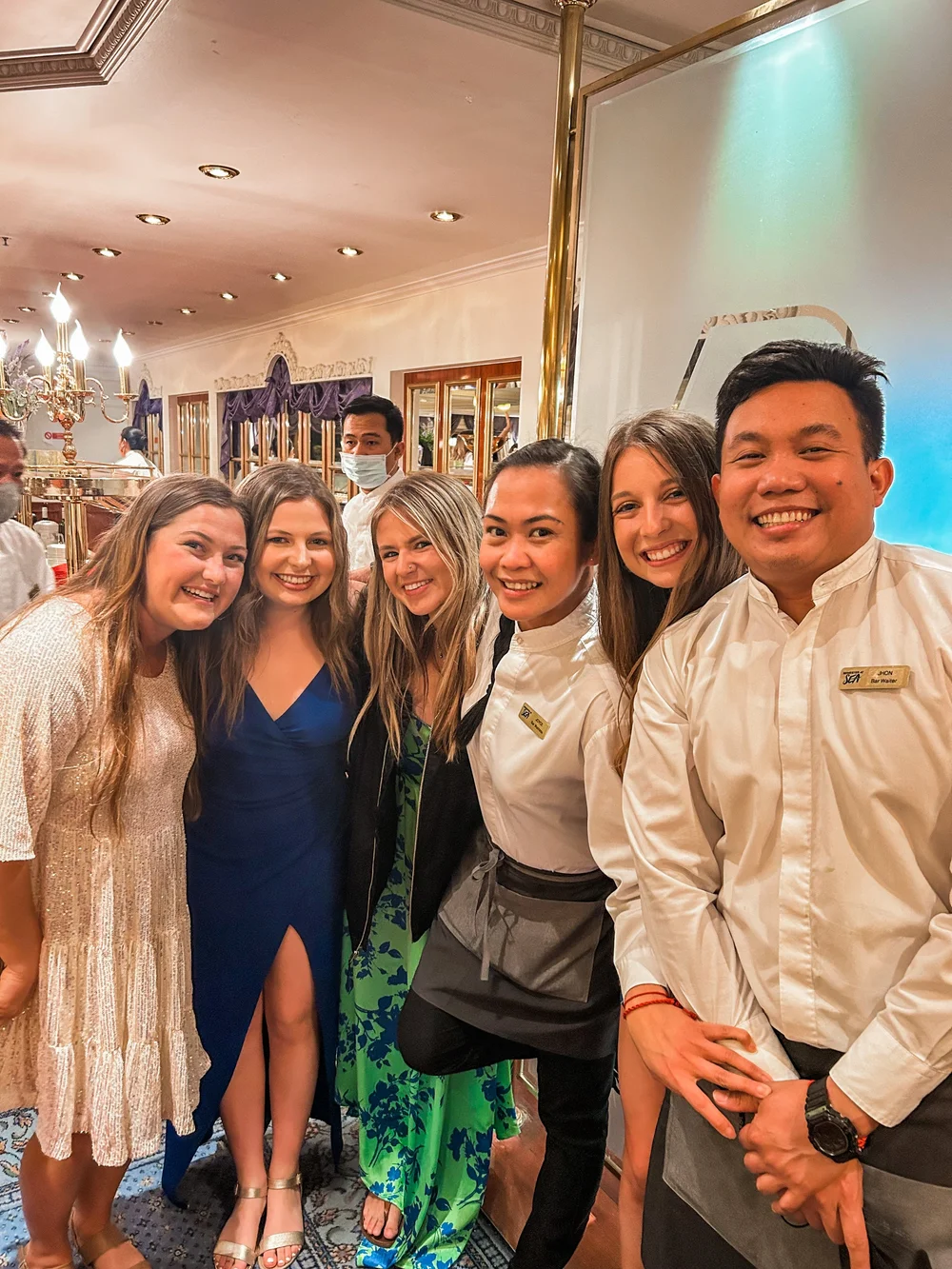  Karley, MK, me, and Bella with Joyce and Jhon, a couple of our favorite crew members! 