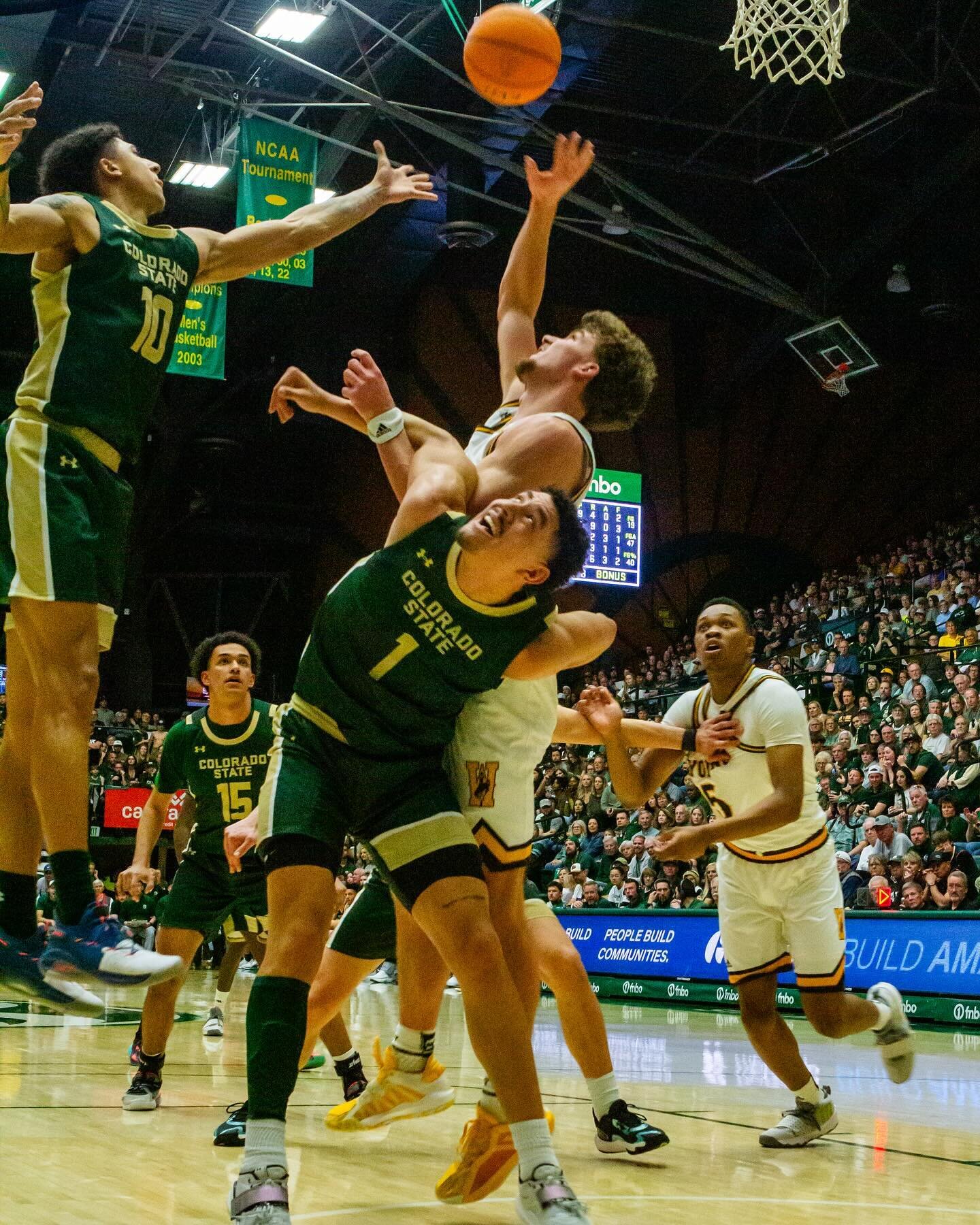In honor of @csumbasketball facing off against @texasmbb in first rounds of the NCAA, here&rsquo;s some photos from the CSU v. wyoming border war!

GOOD LUCK RAMS!!🤞🐏🏀

Photographed for @csucollegian 

#Stalwart x #CSURams

.
.
.
.
.
🏷️
photo dum