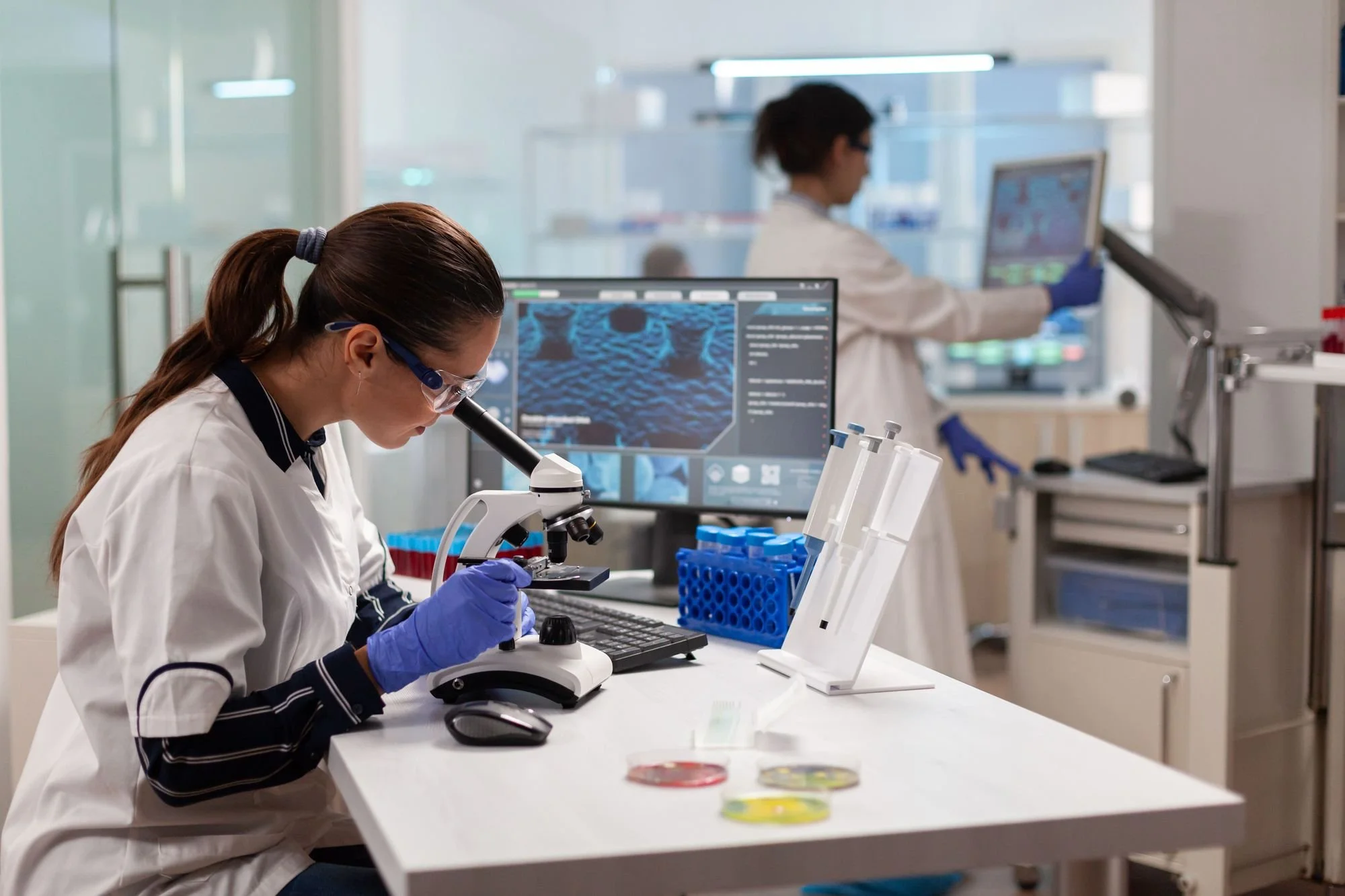Slingr Low-code LIMS for genetic testing drives better patient outcomes.