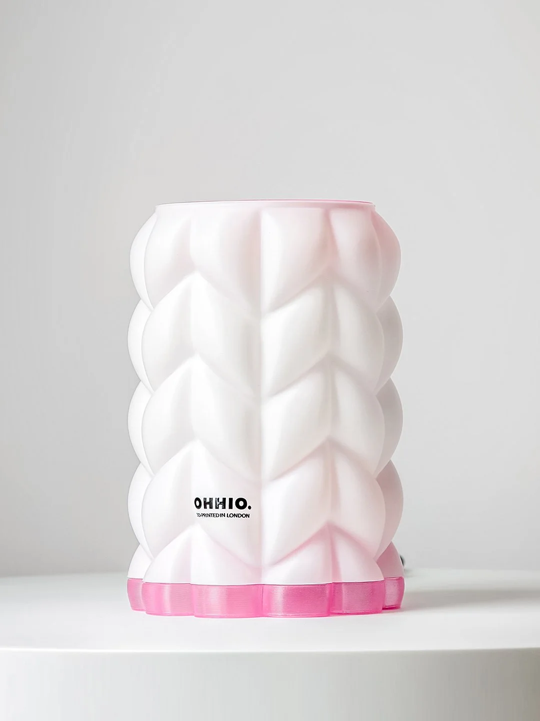 super_chunky_knit_lamp_white_0006_white_pink.jpg