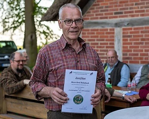 Güteabzeichen „Ausbilder vom JGHV empfohlen“ jetzt auch im JGV-Stade vertreten