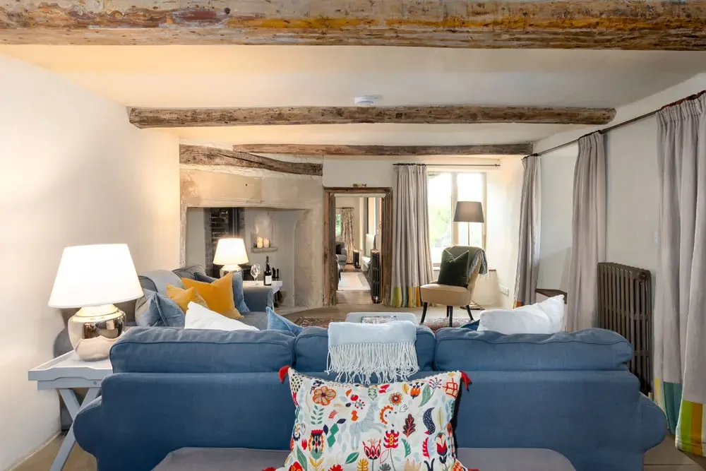 living-room_04.webp