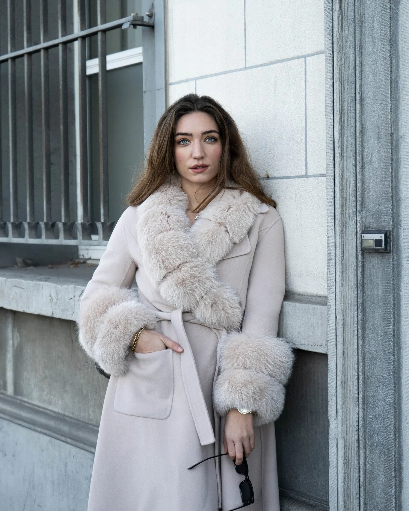 Embrace the allure of a chic evening and let this coat become your ultimate fashion companion for unforgettable moments. #rumorsandstories #createyourownstory