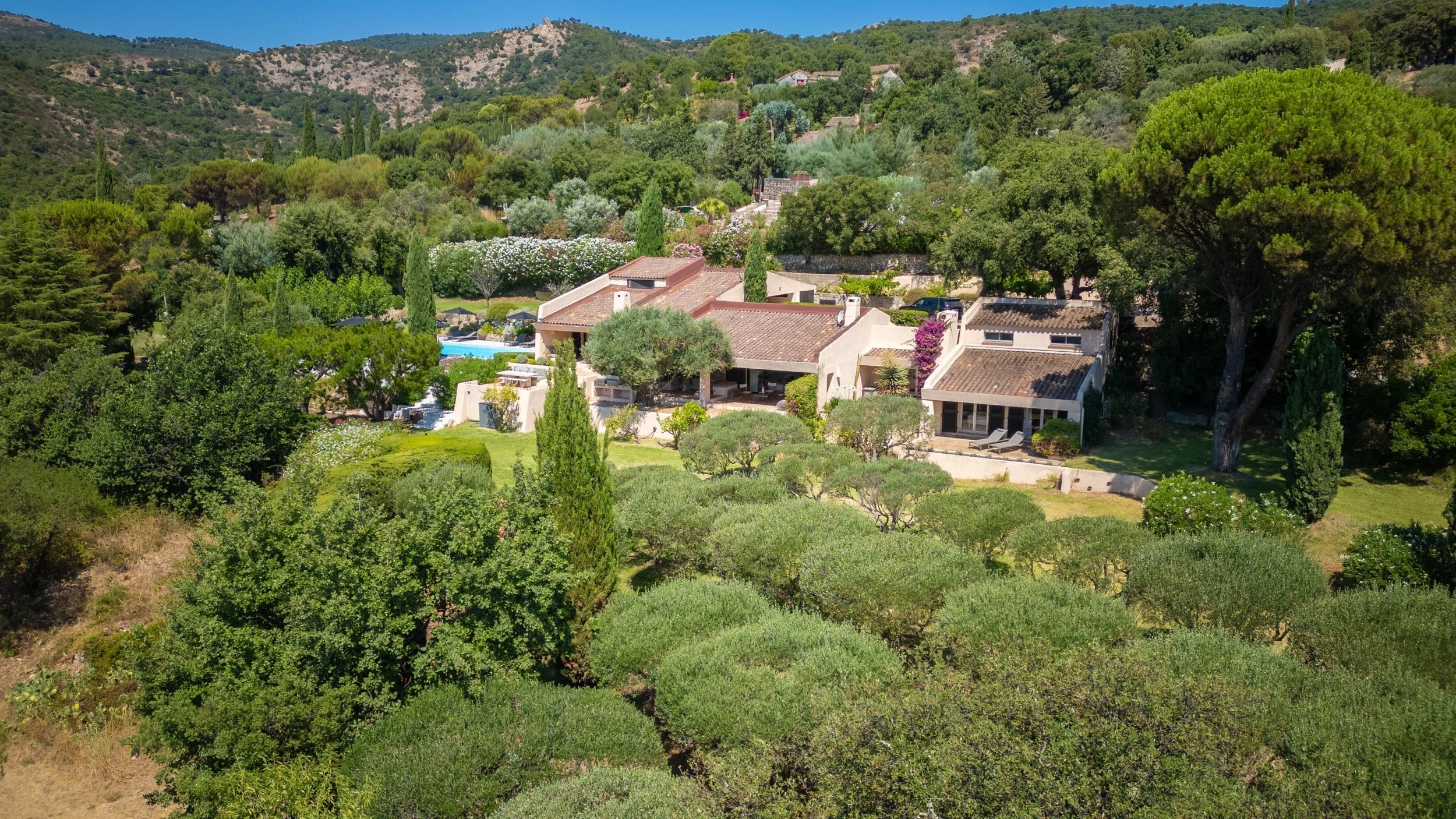 Villa Chêne-al-Pierre - RESIZE - DJI_0789.jpg