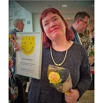 Elín S.M. Ólafsdóttir með viðurkenningu Tjarnarleikhópsins - Listhópur hátíðarinnar 2025