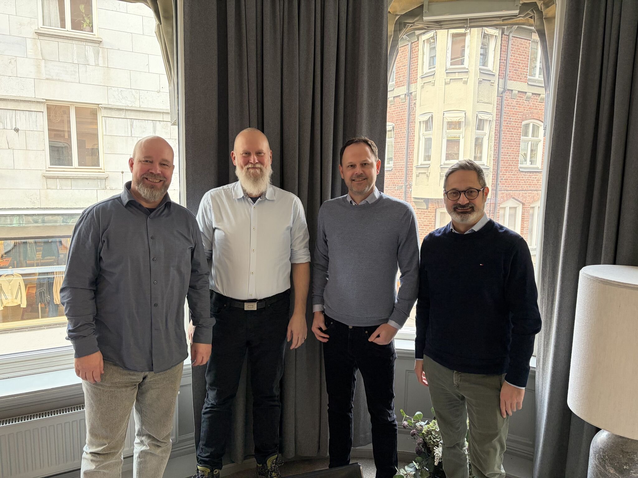 Stella's portfolio company Nion acquires Middlecon