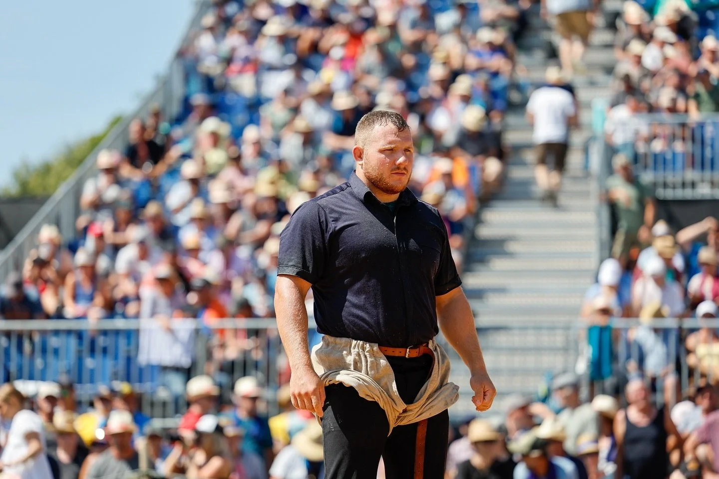 Berner-Kantonales Schwingfest, Burgdorf 2024

An einem heissen, aber wundersch&ouml;nen Tag konnte ich mir meinen #️⃣3️⃣7️⃣🌿 aufsetzen lassen.

Ich freue mich riesig darauf n&auml;chsten Sonntag vor atemberaubender Kulisse die Berner zu vertreten!🐻
