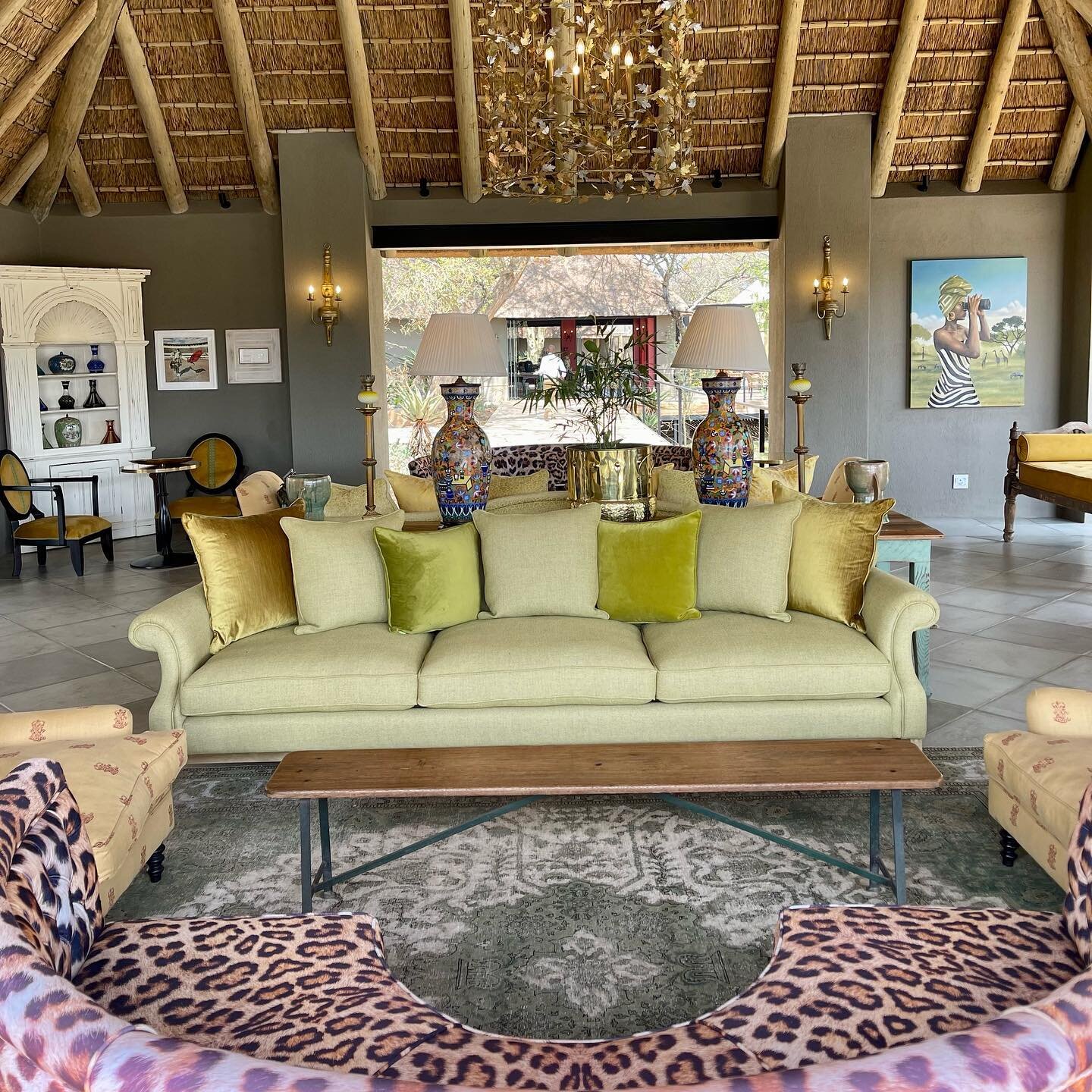 Waterside, the newest addition to the The Royal Portfolio is absolutely stunning!! We are in love with this fabulous property, located on the Western Border of the Greater Kruger National Park in South Africa. 

🐘Waterside&rsquo;s 12 bedroom lodge c