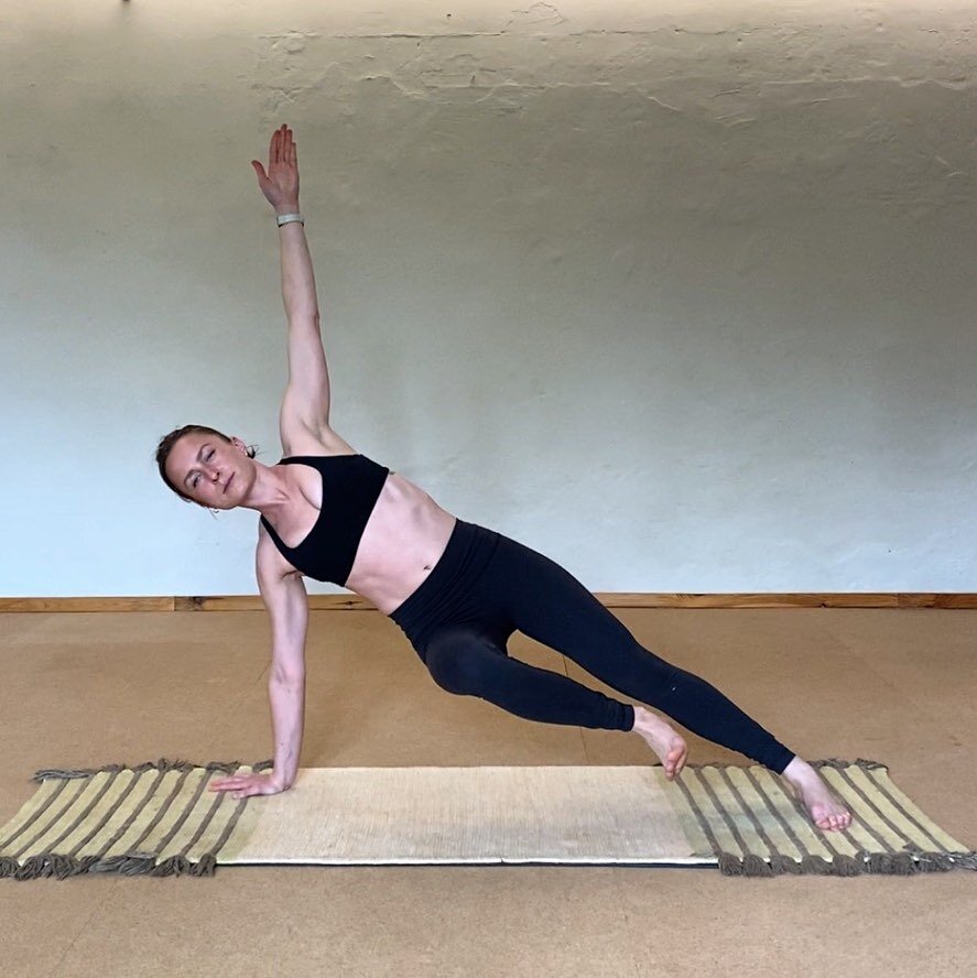 That&rsquo;s where the training starts (and continues!!) - with the basics!

Want to be an advanced yoga practicioner? Want to do all the funky poses, transitions, become popular on Instagram because your forearmstand transition to handstand will be 