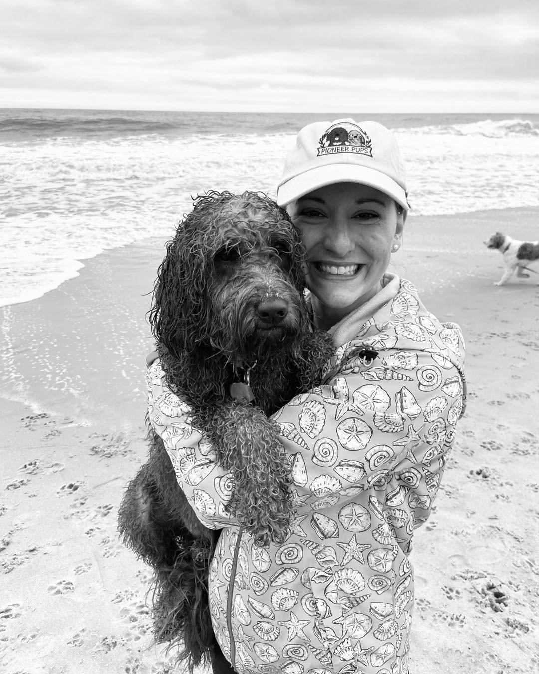 Gearing up for Doodles in Dewey weekend, tomorrow at 10am on Dewey Beach! Stop on by our tent to say hello &amp; pick up some nourishing goodies for your pup! You might even be able to spot Teddy &amp; Paddington 🐶 Can&rsquo;t wait to see you!
&bull