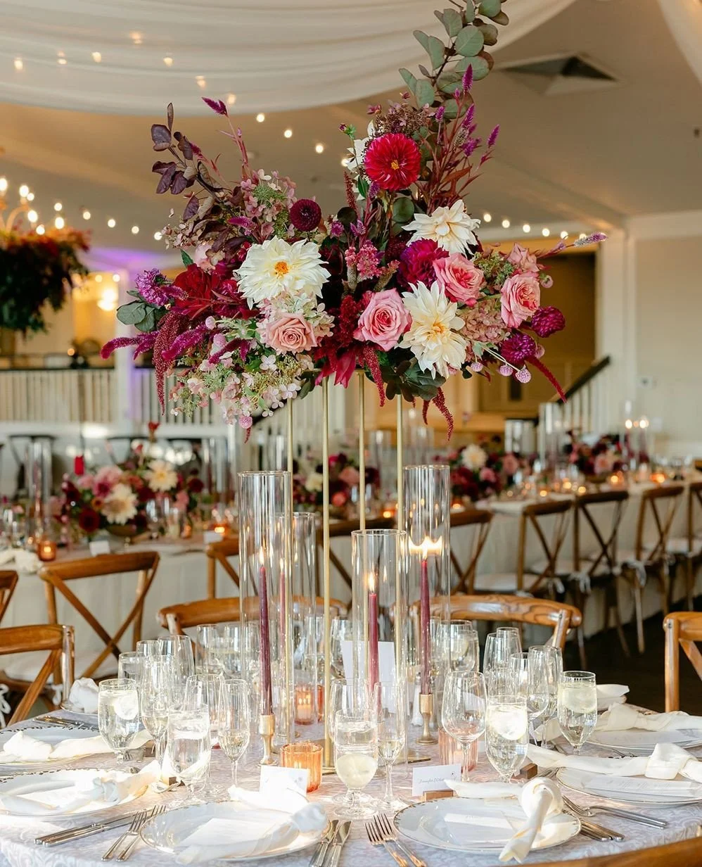 Picture this: You've carefully crafted your seating chart, putting your college roommate Sarah across from your husband's kindergarten best friend Jake because you want them to finally meet and connect.⁠
⁠
 But when dinner is served, they're staring 