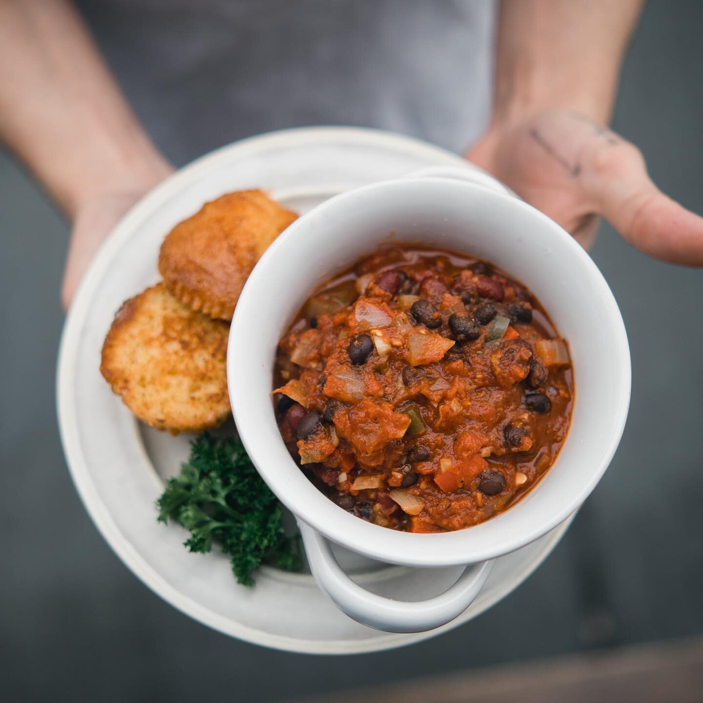 Cure your rainy day blues with our Vegetarian Chili and Corn Muffin Special! 😉☔️
- 
Make it completely gluten free and vegan by omitting the muffin!