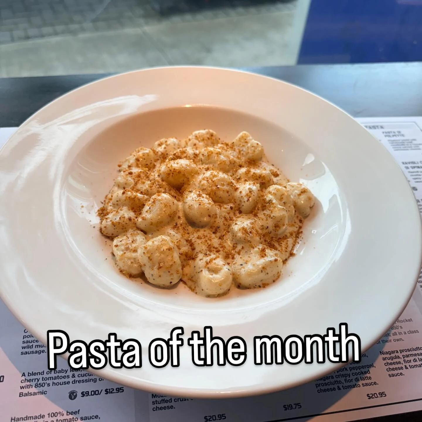 Pillowy gnocchi in a rich four-cheese sauce featuring smoked provolone, Gouda, mozzarella, and Parmesan, finished with crispy breadcrumb topping.
*Also available as a gluten-free option