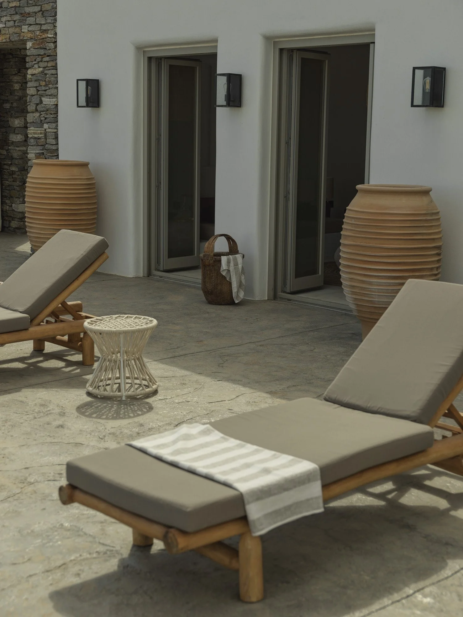 sunbeds, pool towels