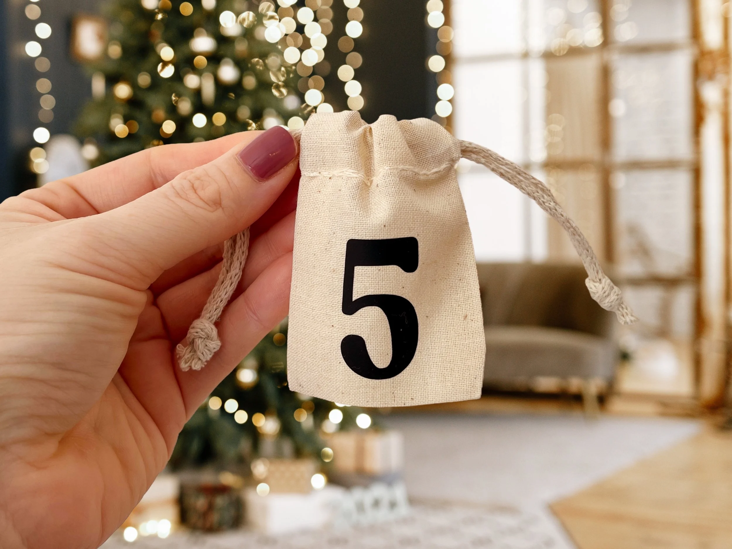 HI LOVE GREETINGS_REUSABLE ADVENT CALENDAR_MINI BAG NUMBERED.jpg