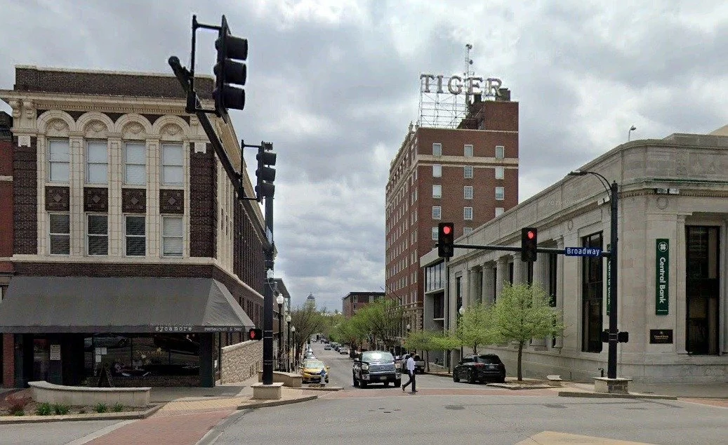 Looking south down 8th Street at Broadway.jpg