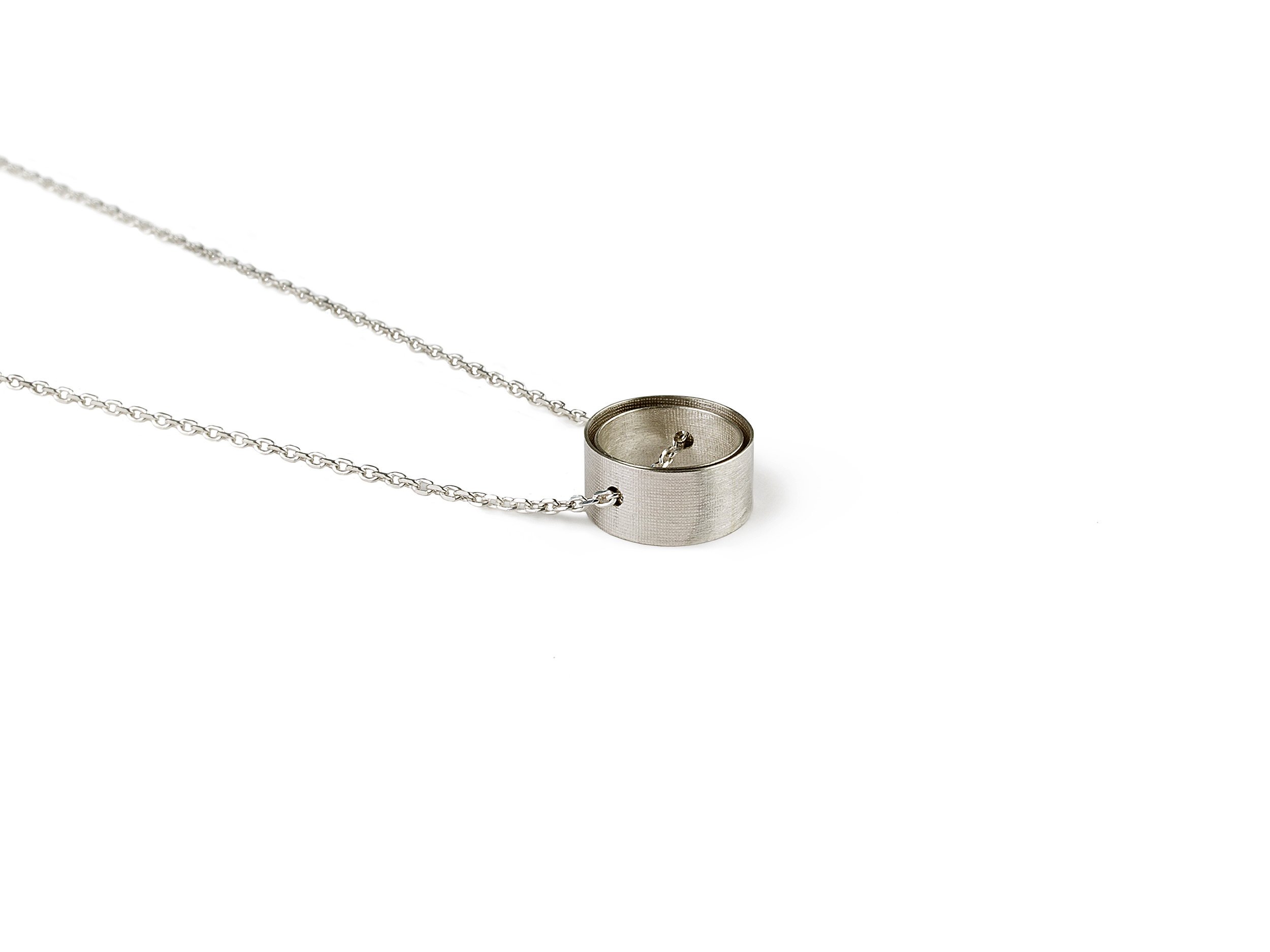 shape+in+shape+silver+circle+necklace.jpg