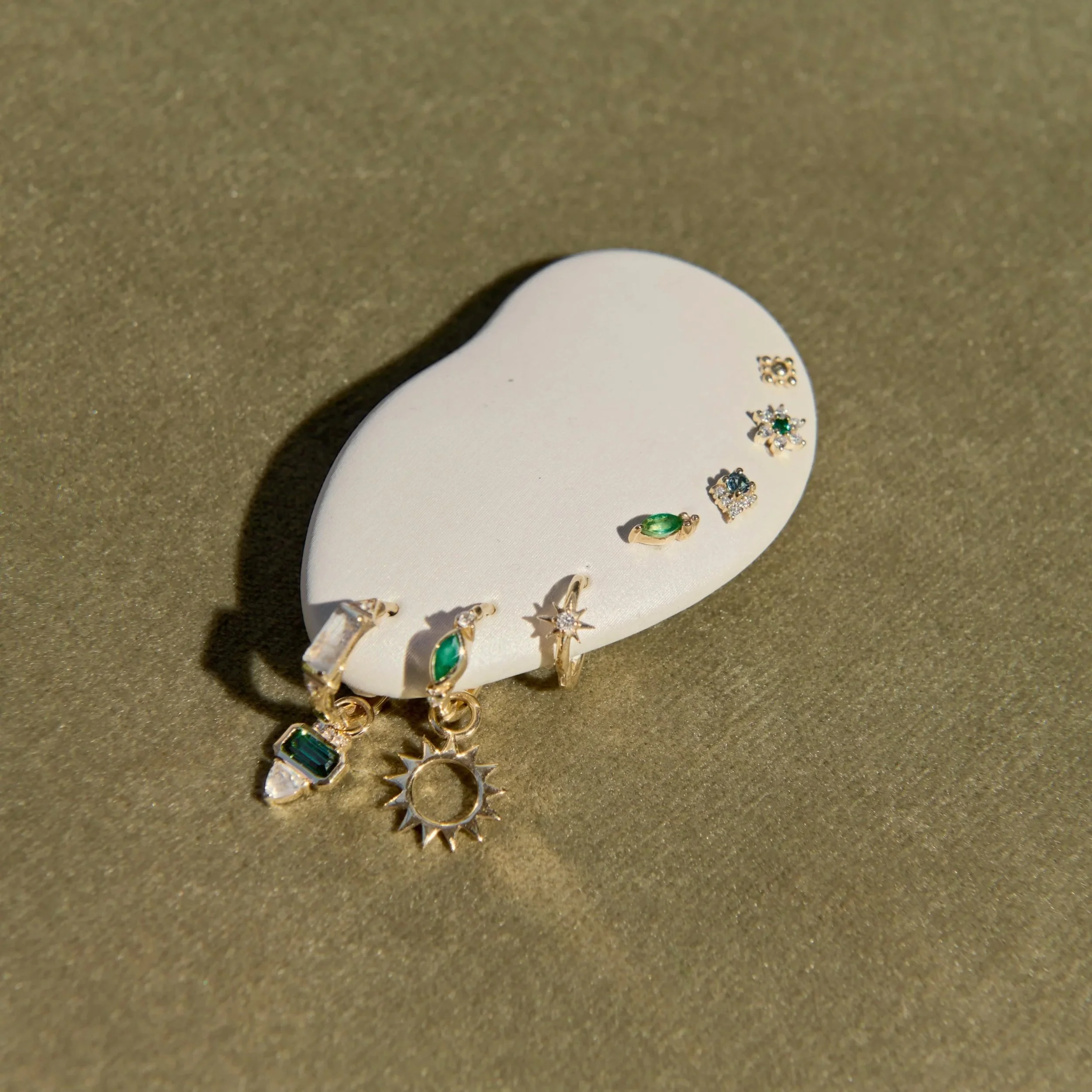 Diamond & Emerald Flower Flat Back Stud Earring4.jpeg