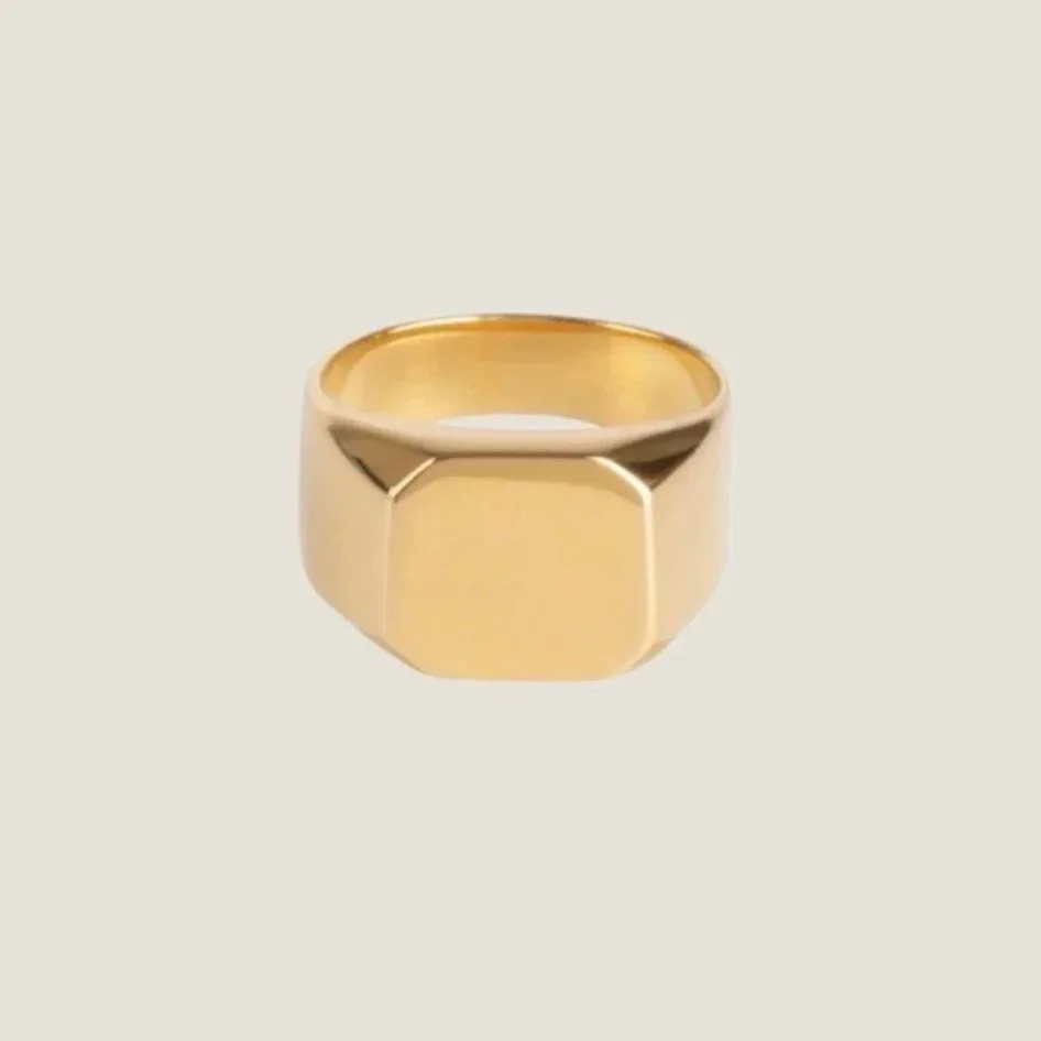Arlo Signet Ring