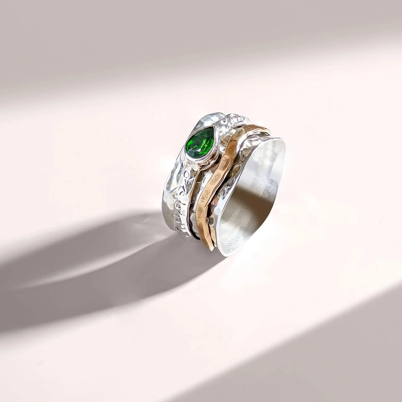 Aura Magic Spinning Ring4.jpeg