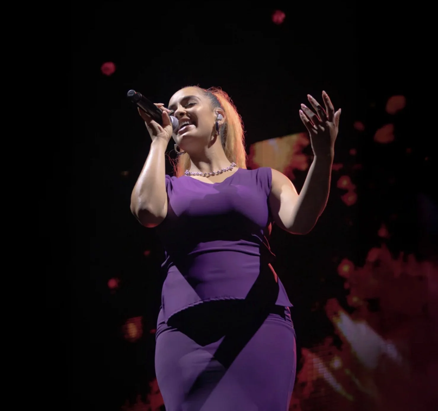 barbell jorja smith.jpg