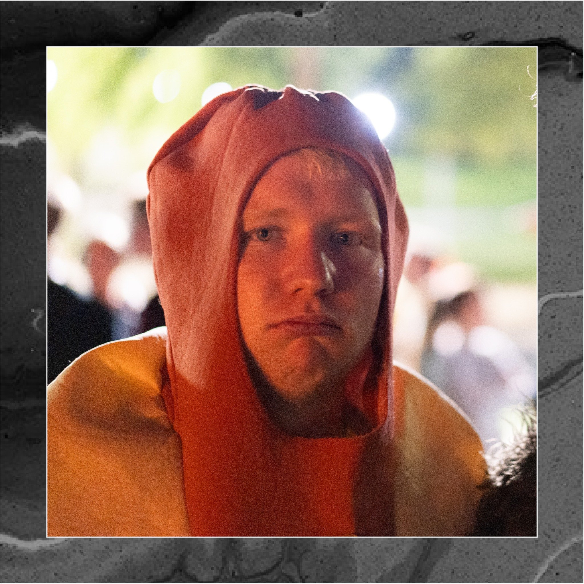 It's the infamous no salt hot dog, so you know what that means :/ No salt tonight but we wish you a happy thanksgiving to you and yours! Here's to many more! #gobblegobble