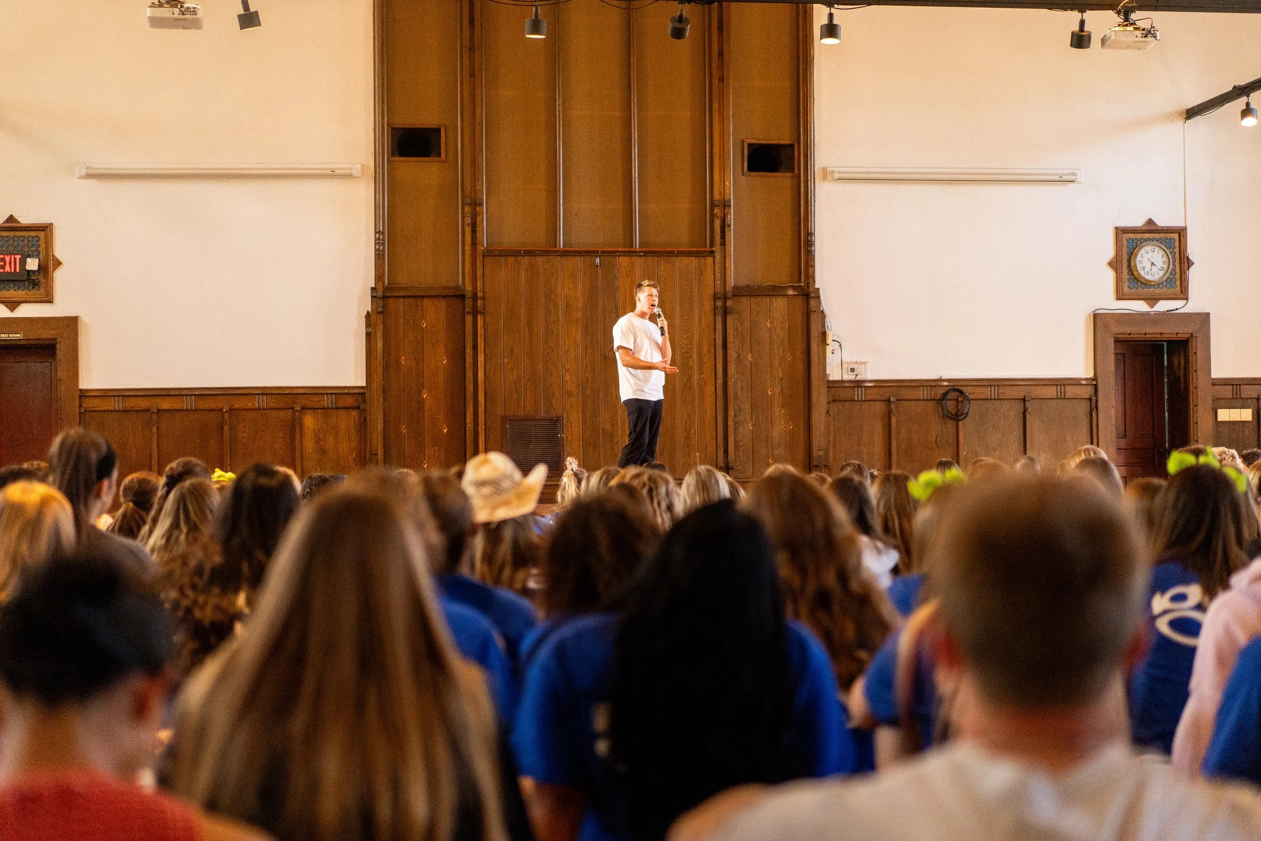 Anders talking at freshmen kickoff