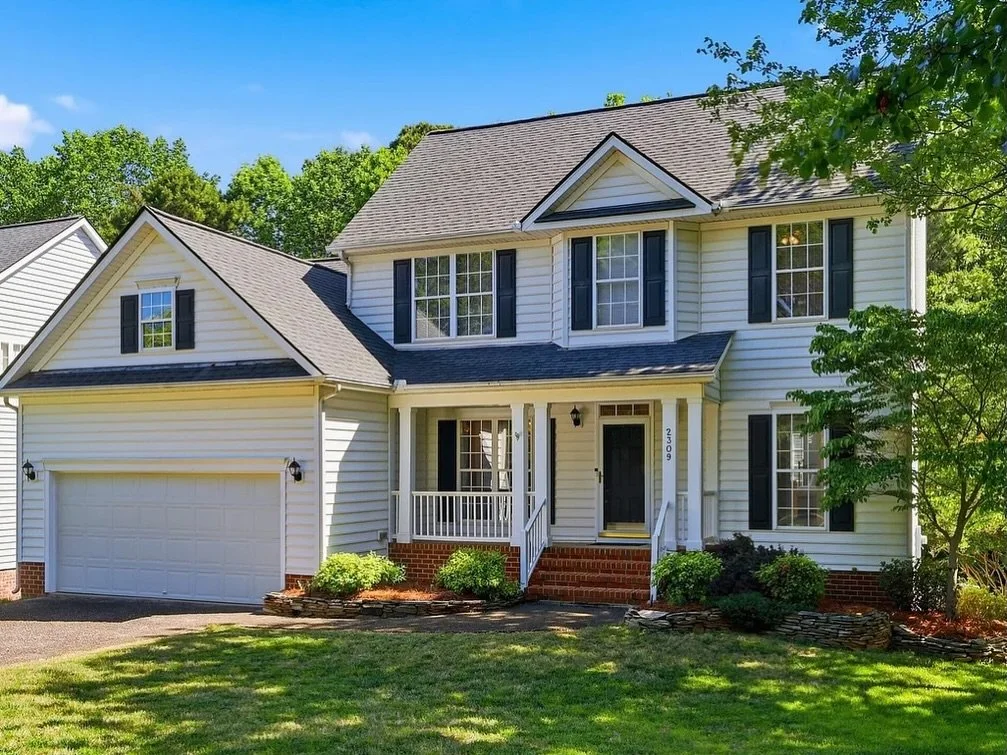✨ JUST LISTED in Bryarton! ✨
2309 Silver Lake Trail, Raleigh

Beautifully maintained one-owner home featuring 4 bedrooms, a main-level primary suite, soaring vaulted ceilings, and large windows that flood the great room with natural light. Enjoy an u