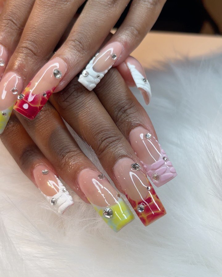 Let have a little fun 🤩 
.
For more info DM 
.
#nailsbyalex ⁣
.⁣
.⁣
.⁣
.⁣
.⁣
#duluthnails #atlnails #lawrencevillenails #vlive #atlnailtech #atlantanails #bufordnails #atlantanailartist #alpharettanails #lilburnnails #gwinnettnailtech #atlantanailsa