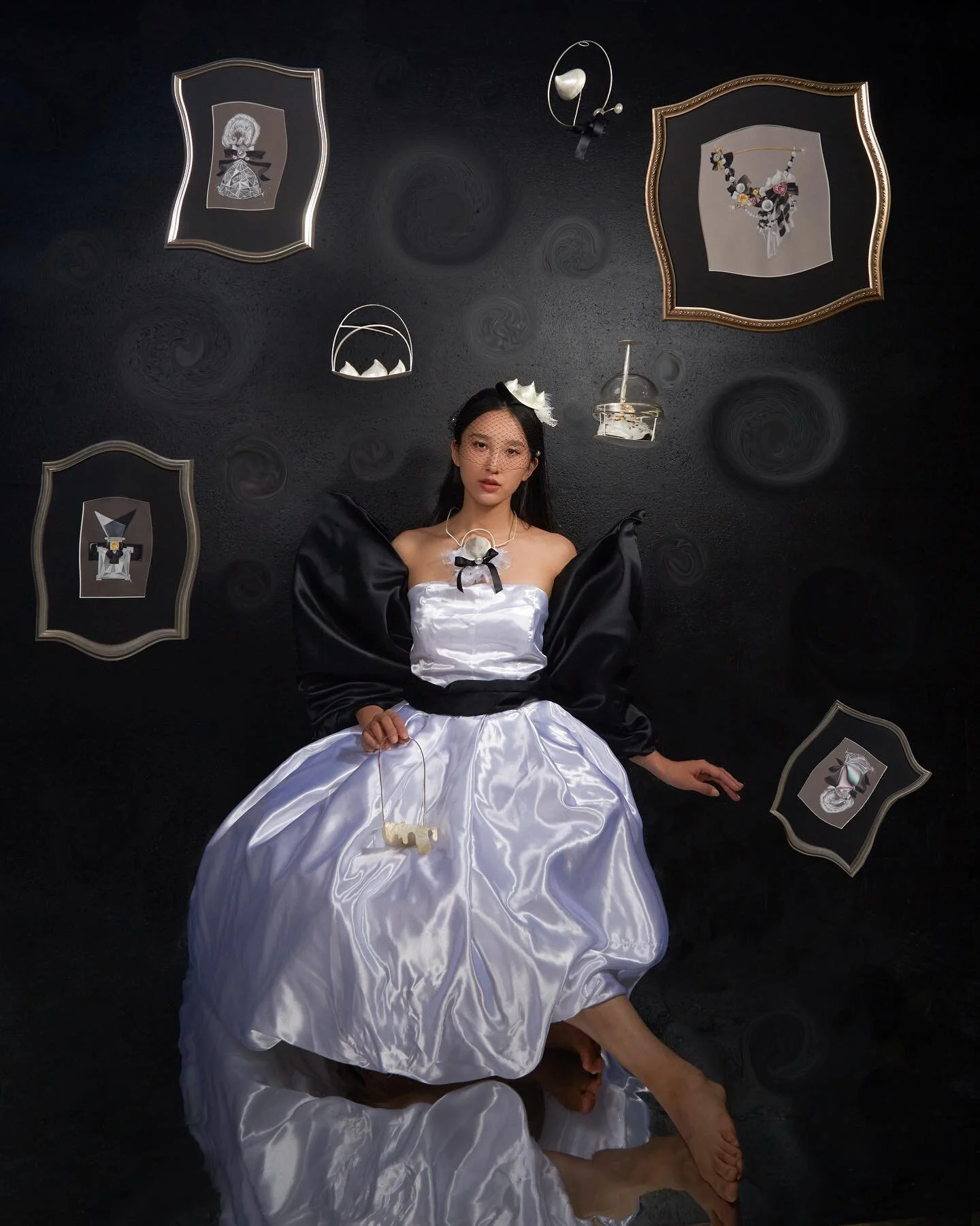 In the jewelry world.
Jewelry designer: Stella 🥰

#portrait #jewelry #idea #illustration #cream #design #dream #dreamworld #reflection #canonphotography