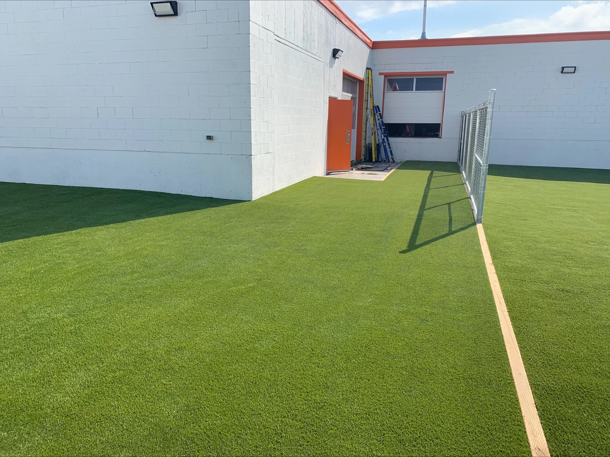 clevercanines_outdoor_Facility2.jpeg