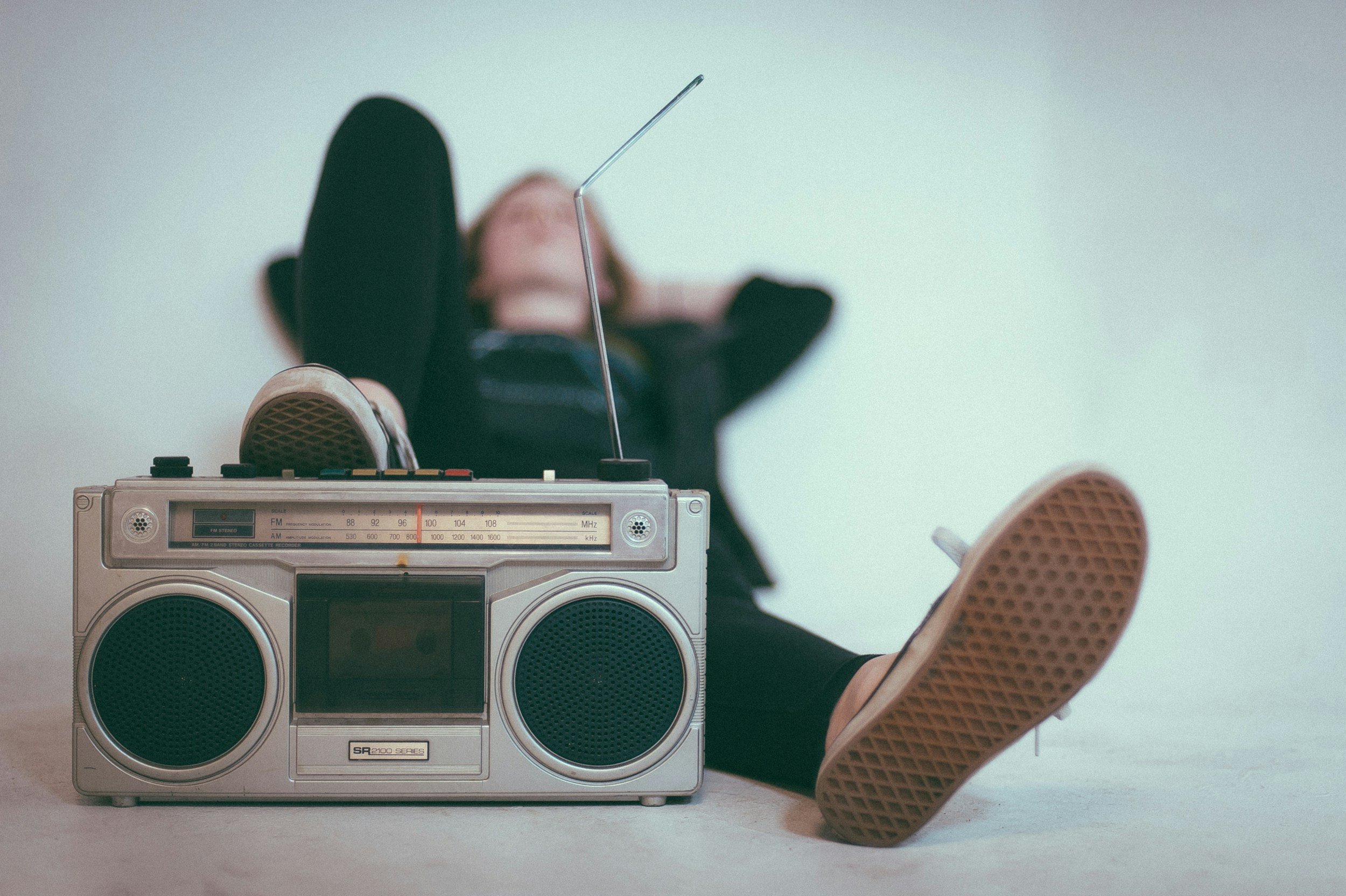 The Benefits of Music for Your Brain: From Listening to Playing
