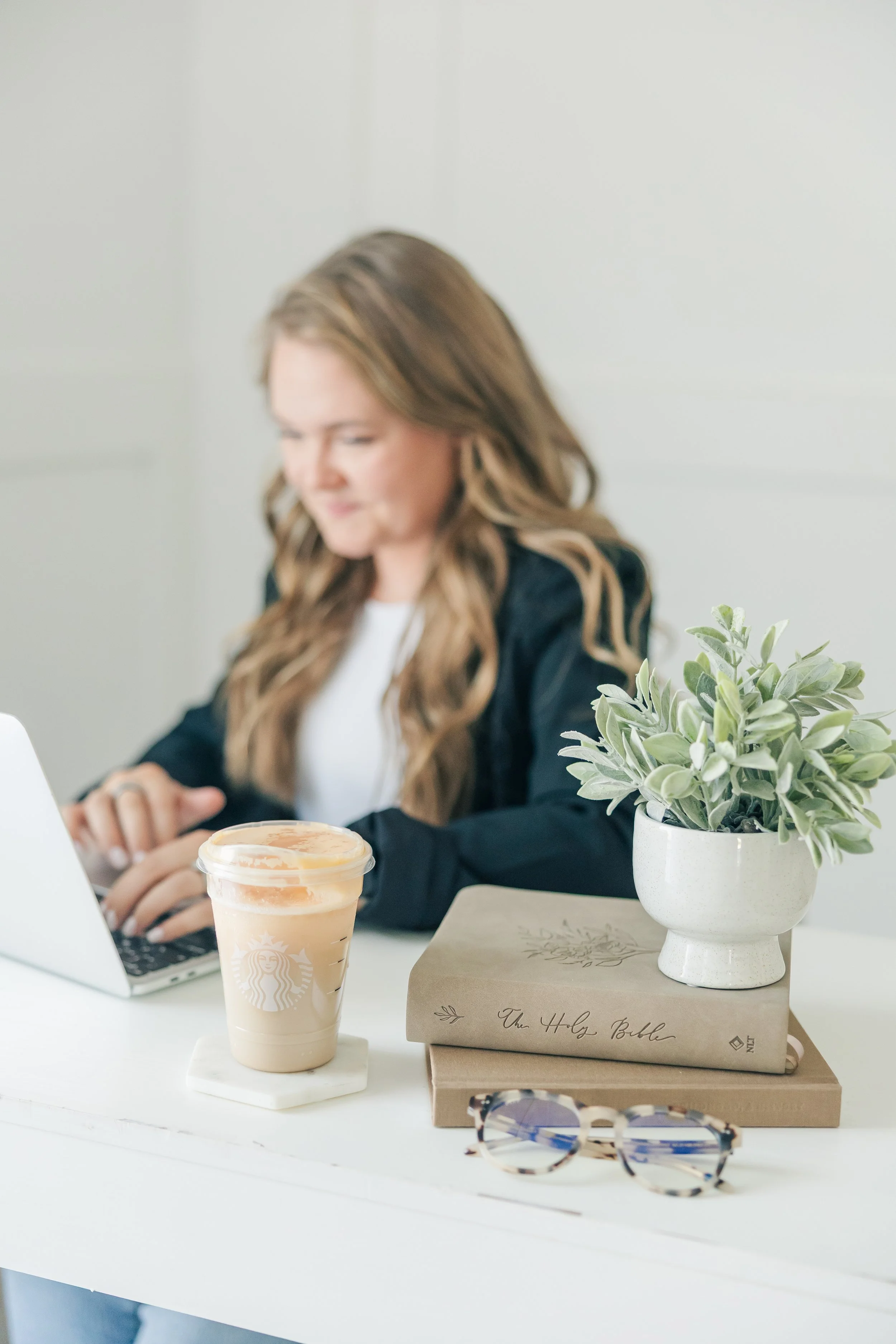 What Does a Virtual Assistant Actually Do? (And How to Know If You Need One)